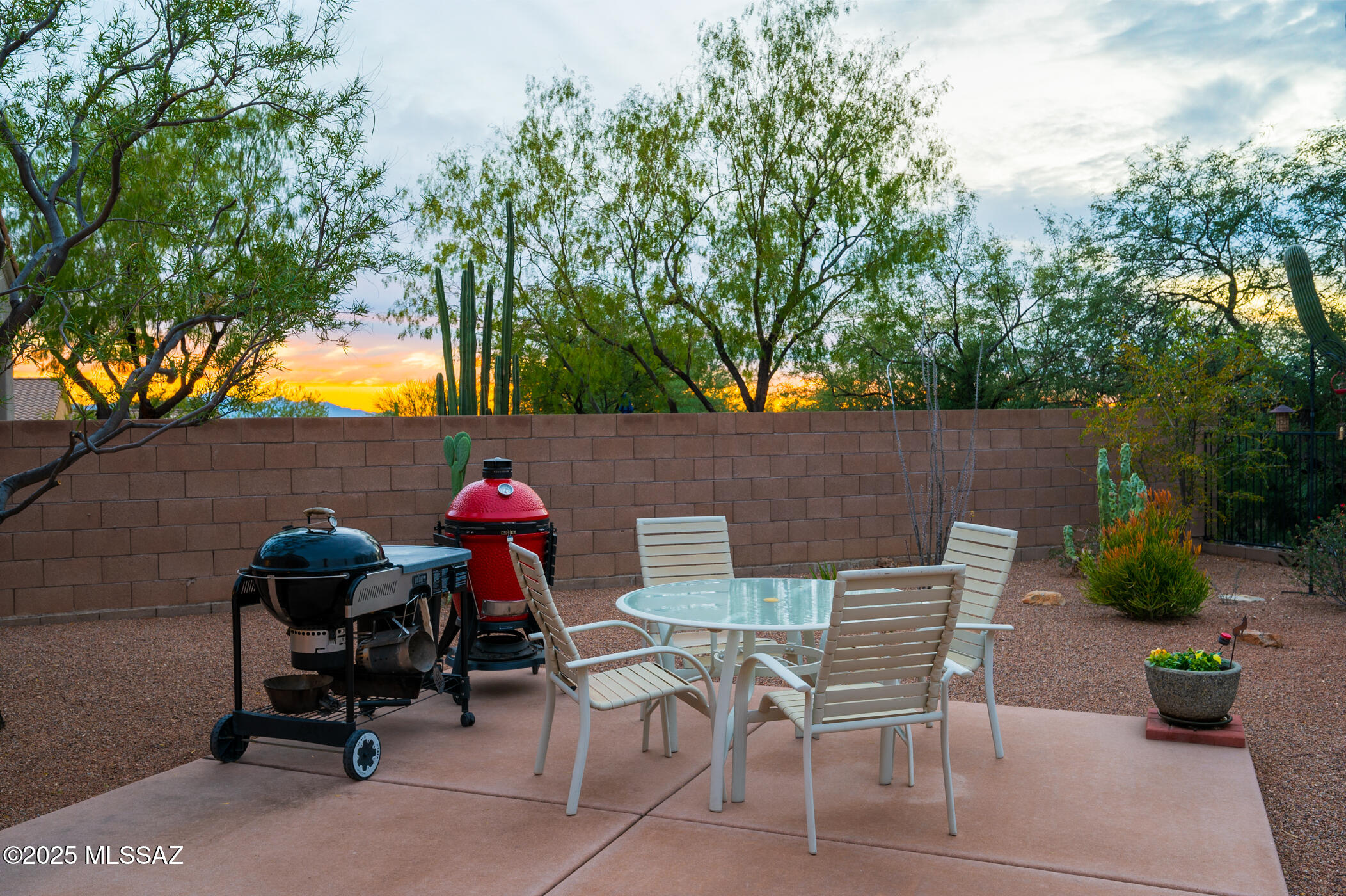 Tucson, Arizona, 85749, United States, 3 Bedrooms Bedrooms, ,3 BathroomsBathrooms,Residential,For Sale,1999814