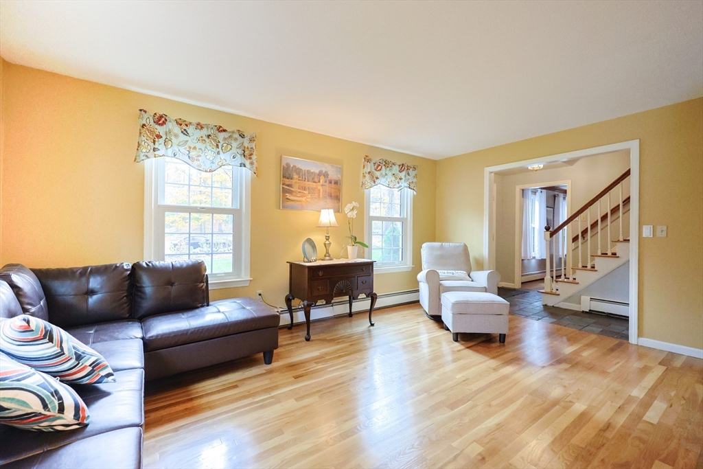 Medway, Massachusetts, 02053, United States, 4 Bedrooms Bedrooms, ,3 BathroomsBathrooms,Residential,For Sale,1991004