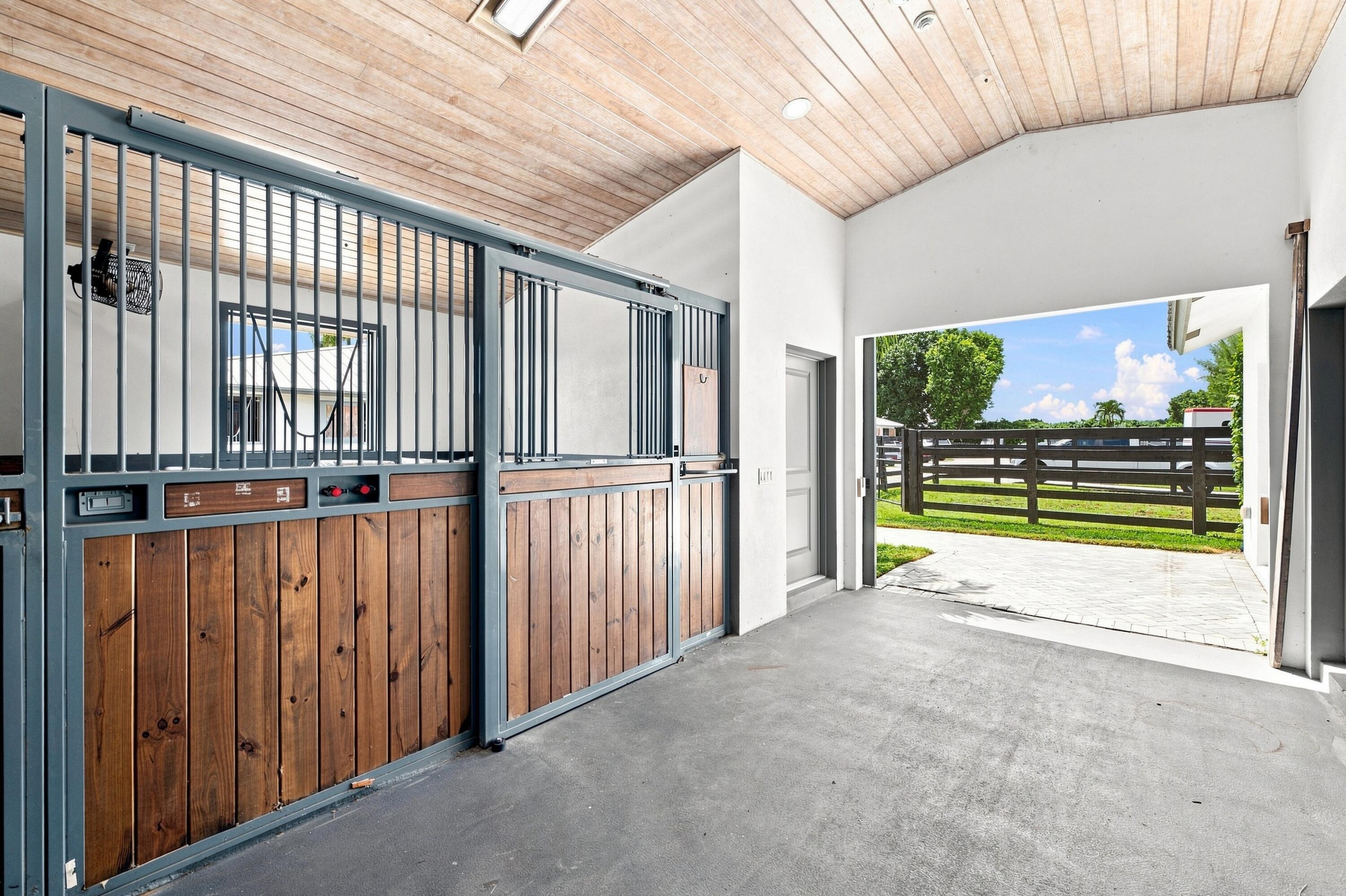  13155 Southfields Road - 物件實景