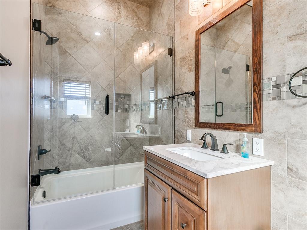 Edmond, Oklahoma, 73025, United States, 4 Bedrooms Bedrooms, ,5 BathroomsBathrooms,Residential,For Sale,1974712