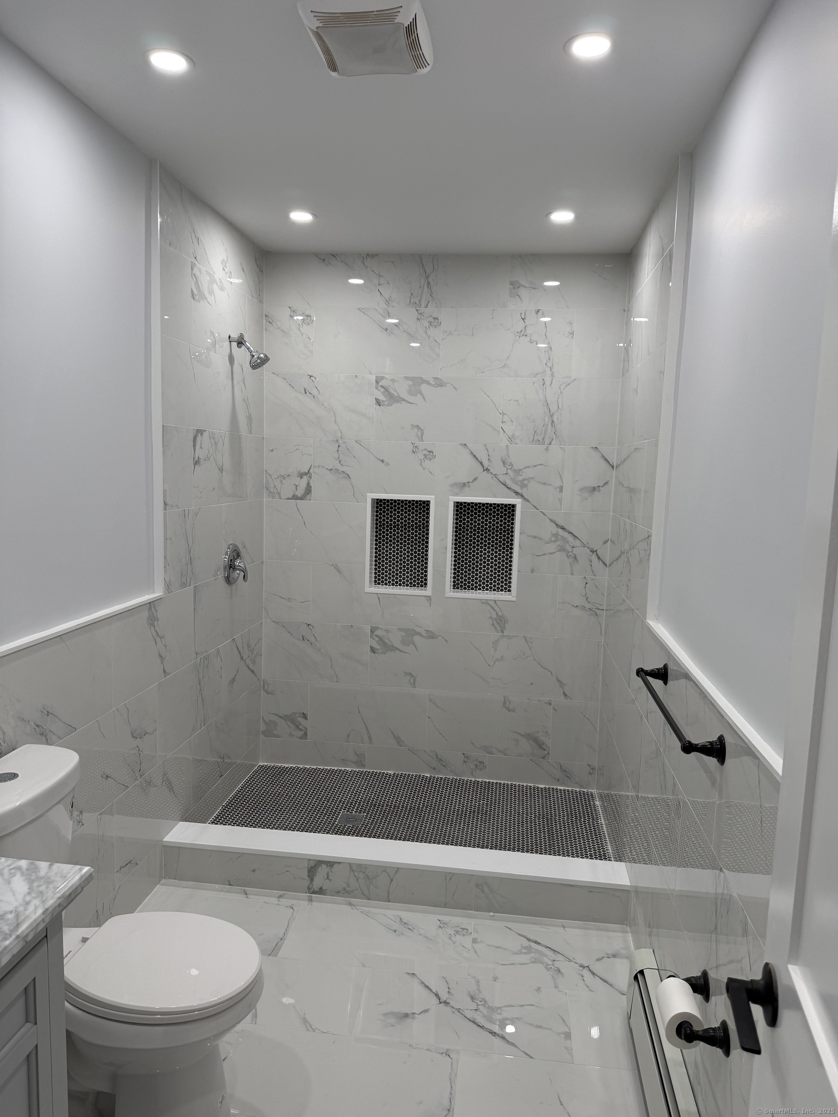 Waterbury, Connecticut, 06704, United States, 12 Bedrooms Bedrooms, ,3 BathroomsBathrooms,Residential,For Sale,1920350