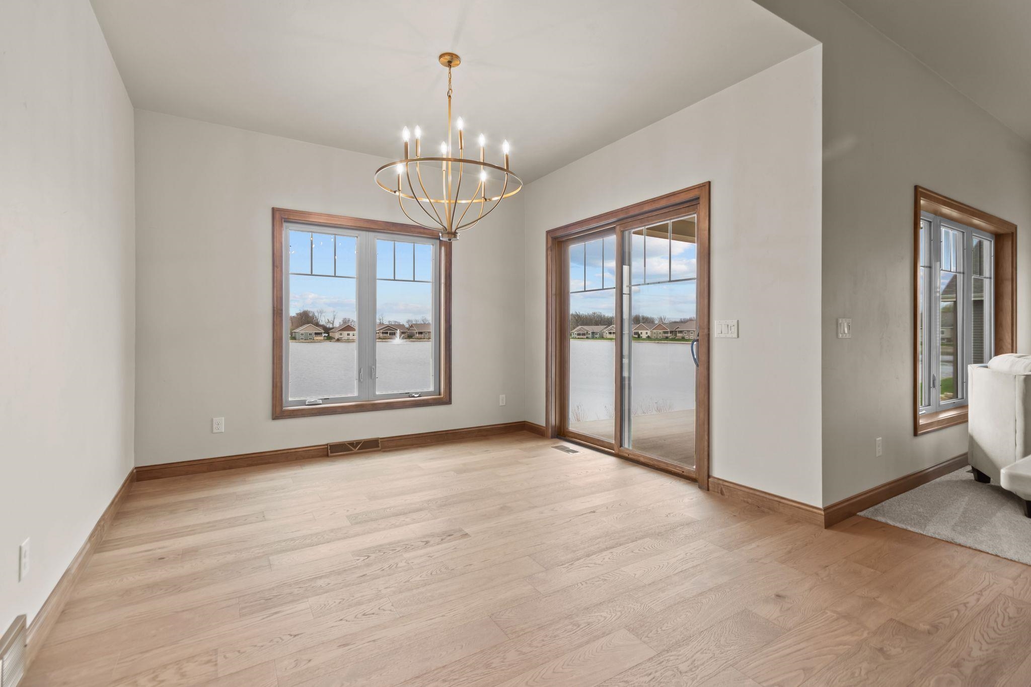 Neenah, Wisconsin, 54956, United States, 2 Bedrooms Bedrooms, ,2 BathroomsBathrooms,Residential,For Sale,2029960