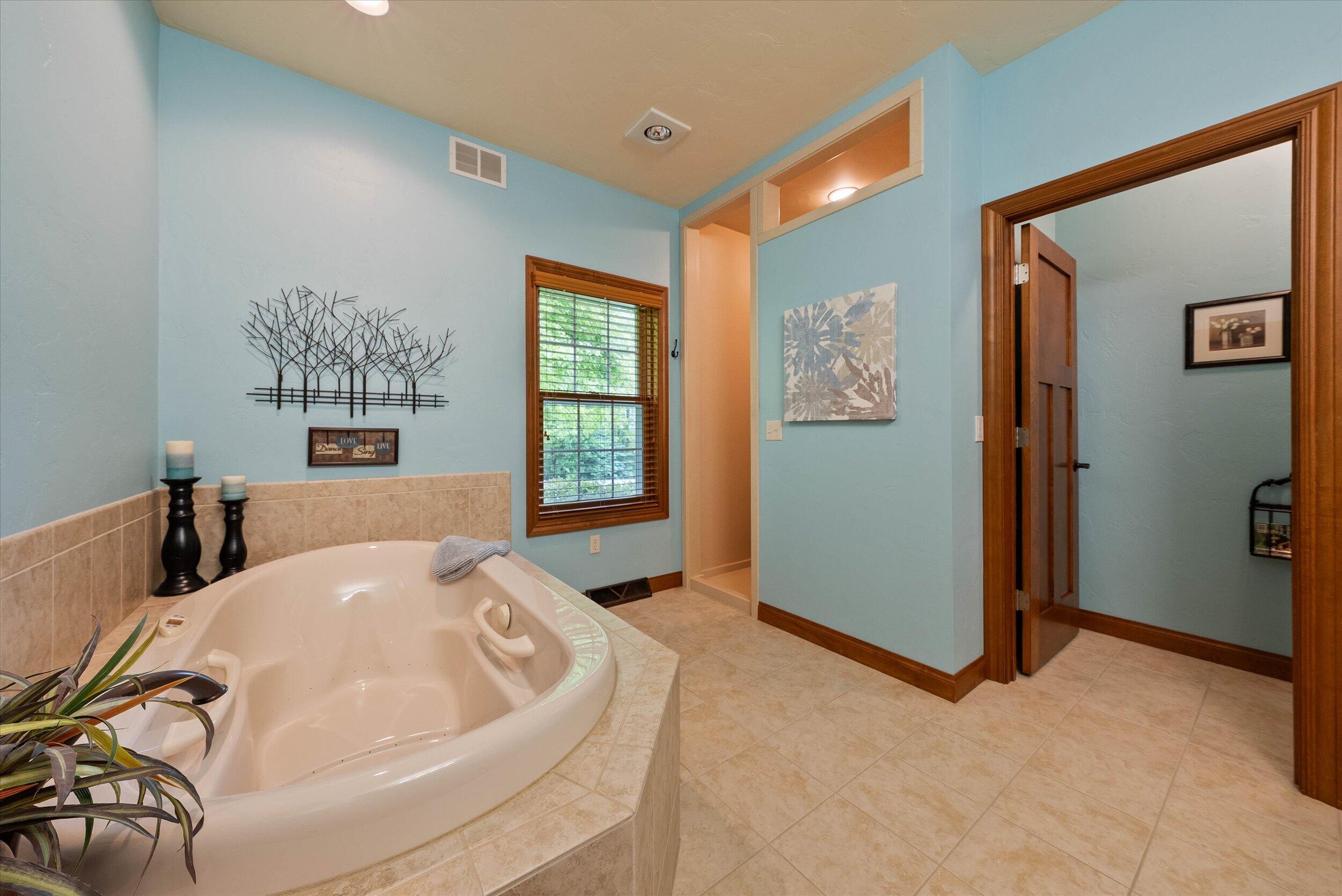 West Bend, Wisconsin, 53095, United States, 4 Bedrooms Bedrooms, ,4 BathroomsBathrooms,Residential,For Sale,1847652