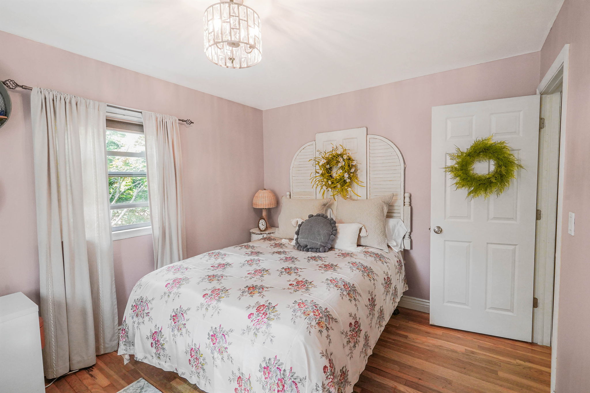 Wading River, New York, 11792, United States, 5 Bedrooms Bedrooms, ,2 BathroomsBathrooms,Residential,For Sale,1943116