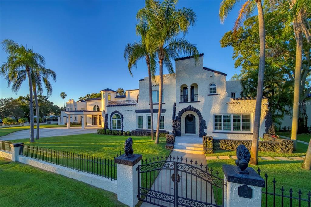 St Petersburg, Florida, 33707, United States, 5 Bedrooms Bedrooms, ,9 BathroomsBathrooms,Residential,For Sale,2000985