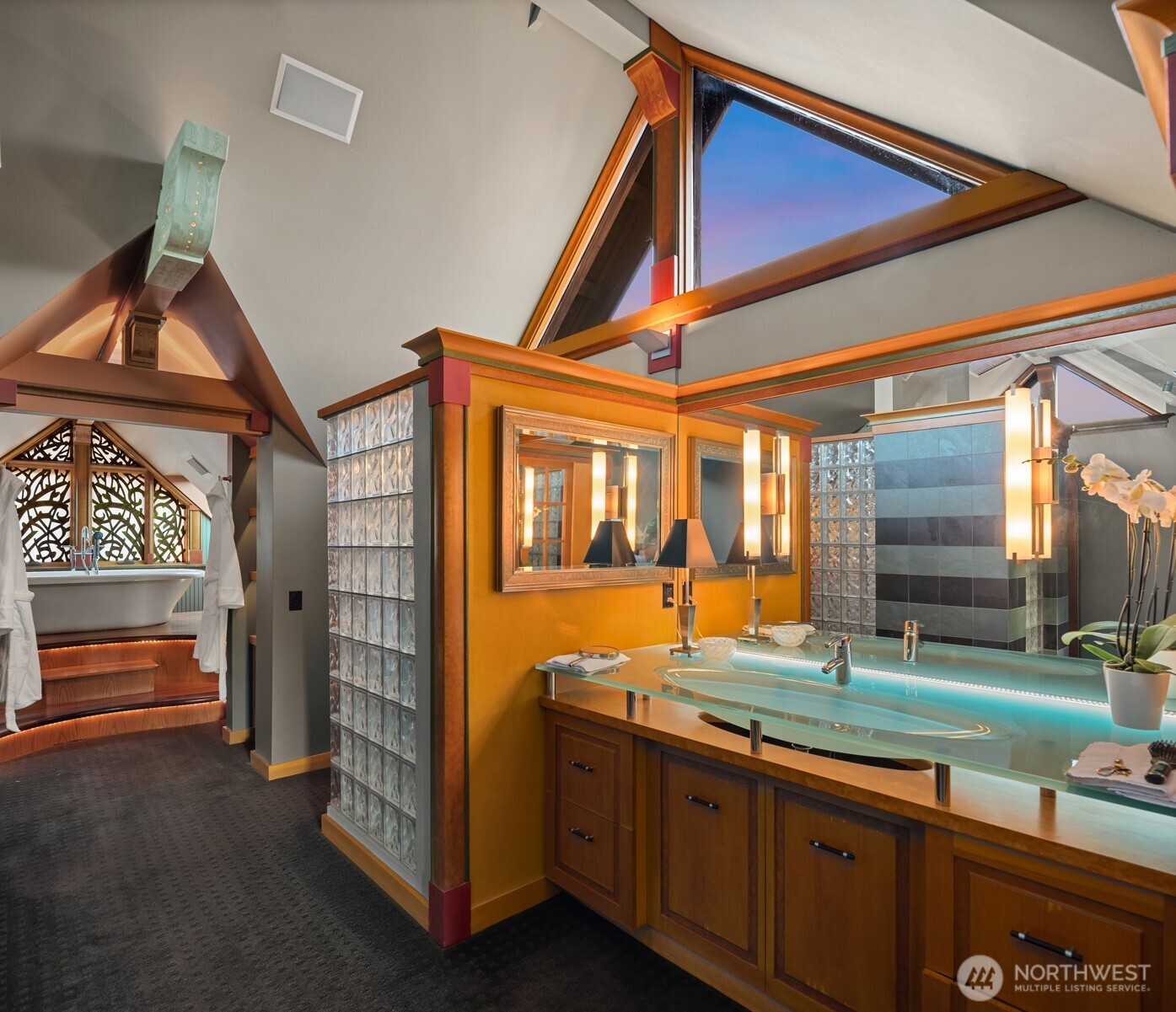 Seattle, Washington, 98112, United States, 3 Bedrooms Bedrooms, ,1 BathroomBathrooms,Residential,For Sale,1848014