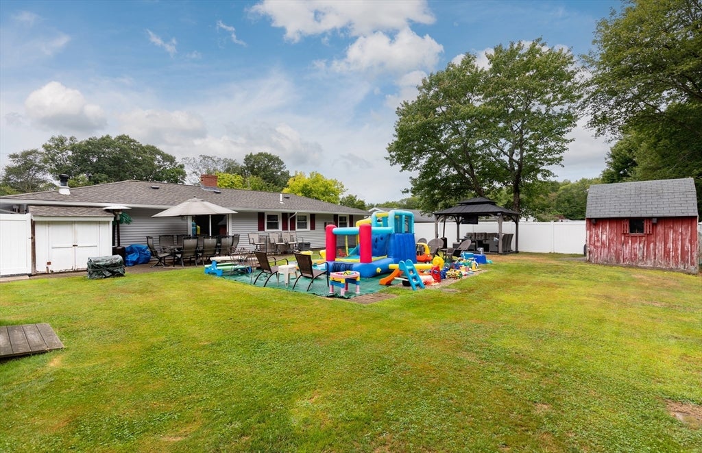 Holbrook, Massachusetts, 02343, United States, 3 Bedrooms Bedrooms, ,1 BathroomBathrooms,Residential,For Sale,1921162