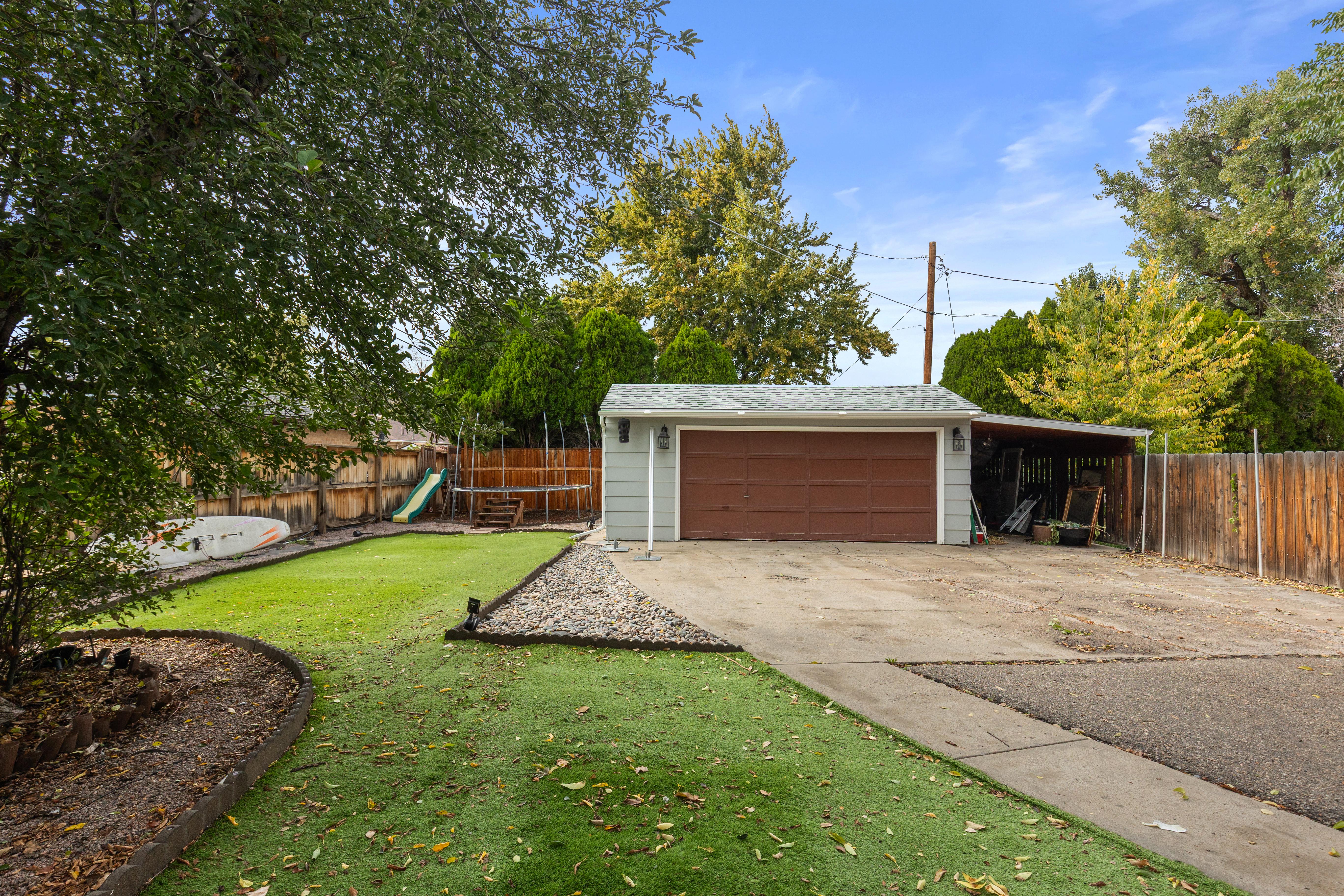  Wheat Ridge Home with Detached Garage and Flexible Upper Suite - 物件實景