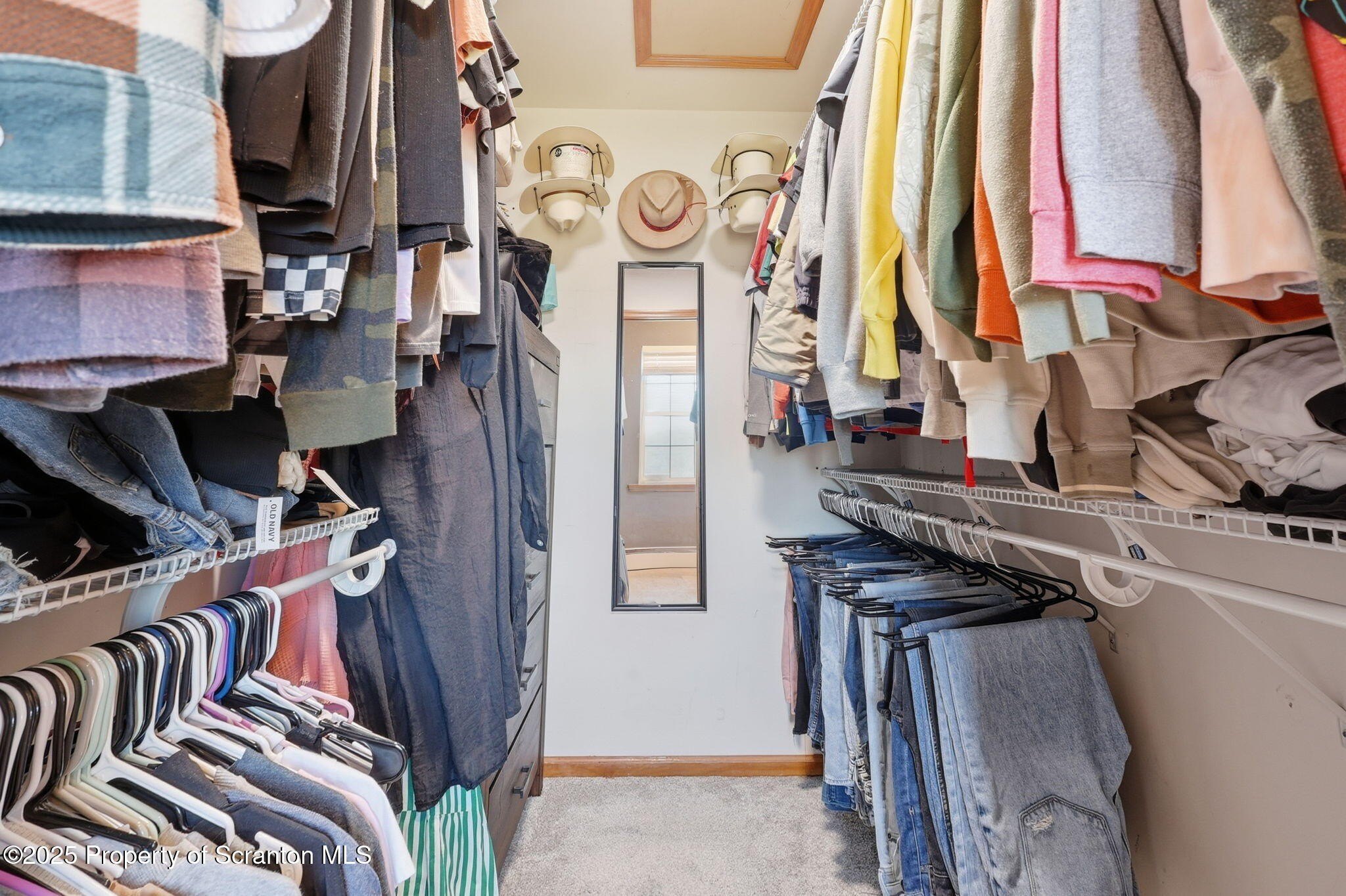 Clifford Twp, Pennsylvania, 18470, United States, 4 Bedrooms Bedrooms, ,3 BathroomsBathrooms,Residential,For Sale,1978908