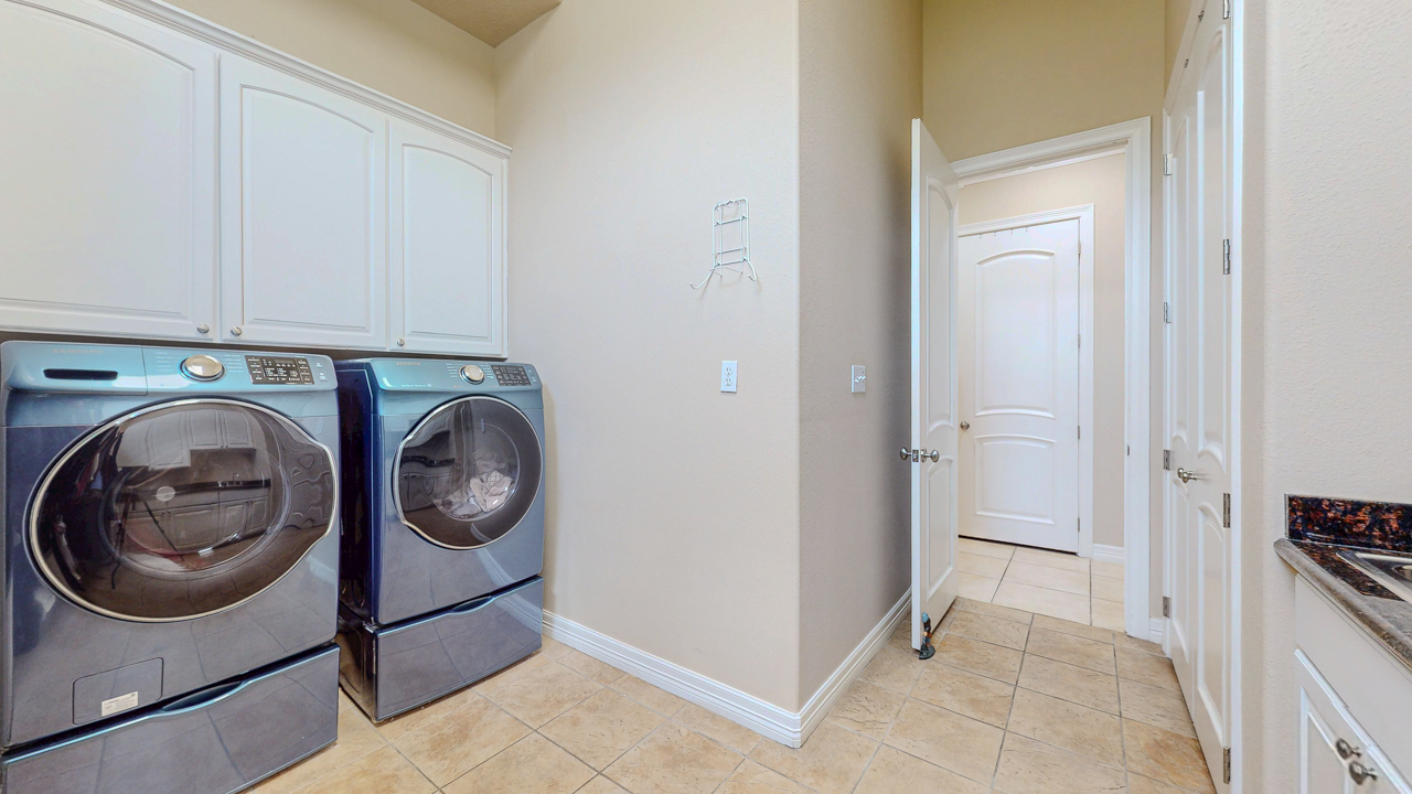 Orange, Texas, 77630, United States, 3 Bedrooms Bedrooms, ,5 BathroomsBathrooms,Residential,For Sale,1901539