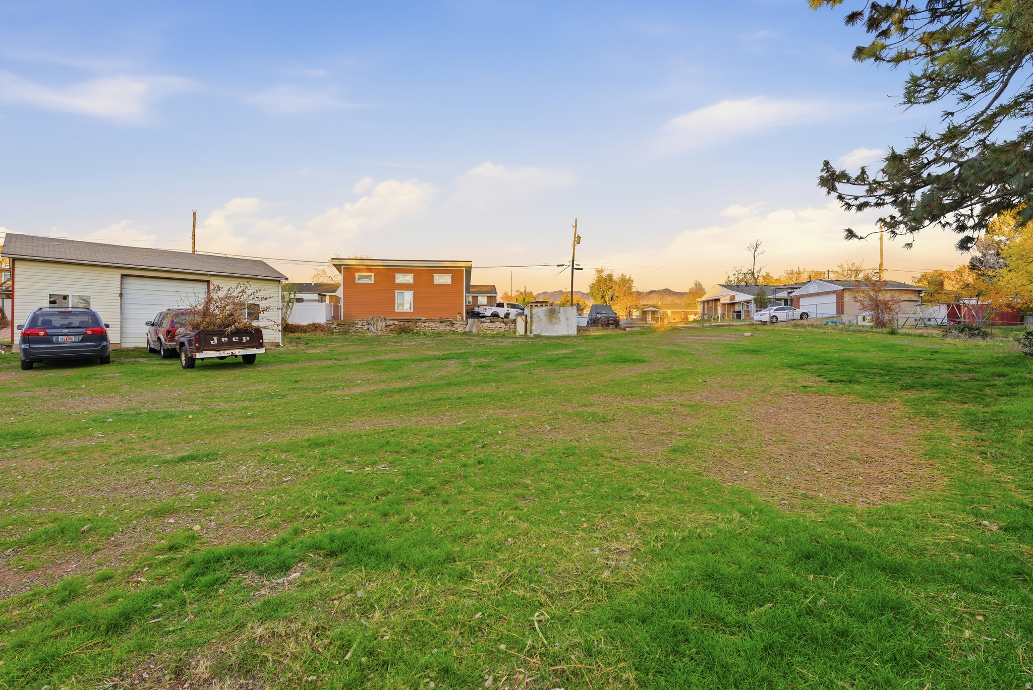 Clearfield, Utah, 84015, United States, 6 Bedrooms Bedrooms, ,2 BathroomsBathrooms,Residential,For Sale,1992038