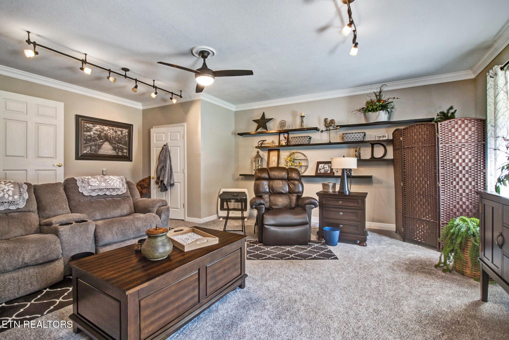 Crossville, Tennessee, 38572, United States, 3 Bedrooms Bedrooms, ,4 BathroomsBathrooms,Residential,For Sale,1977432