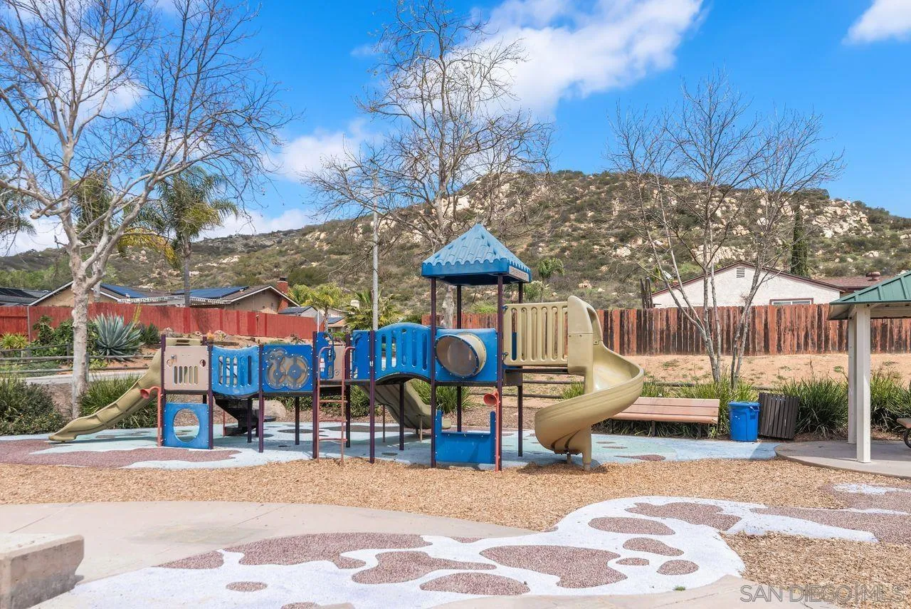 Poway, California, 92064, United States, 3 Bedrooms Bedrooms, ,2 BathroomsBathrooms,Residential,For Sale,1837304