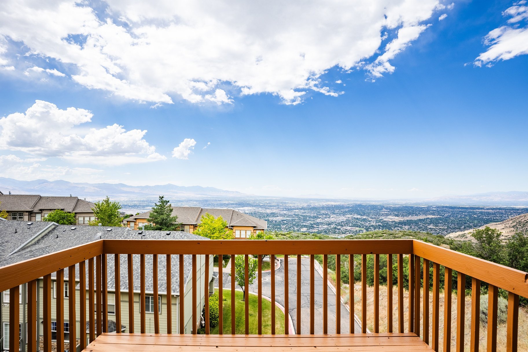  Suncrest Townhouse with Impeccable Valley Views - 物件實景