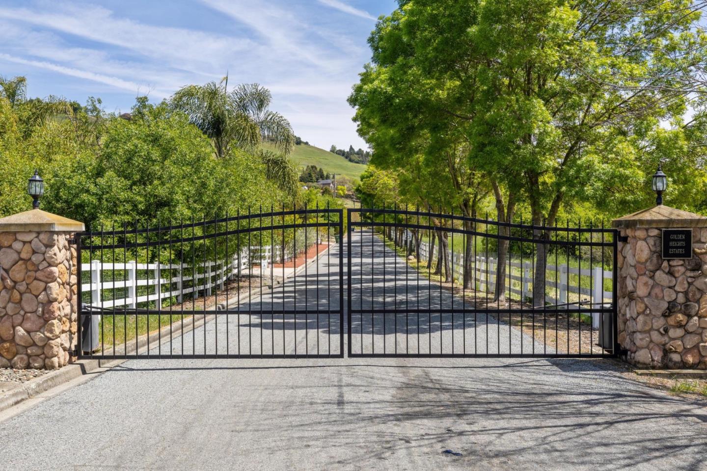 Gilroy, California, 95020, United States, 4 Bedrooms Bedrooms, ,4 BathroomsBathrooms,Residential,For Sale,1912112