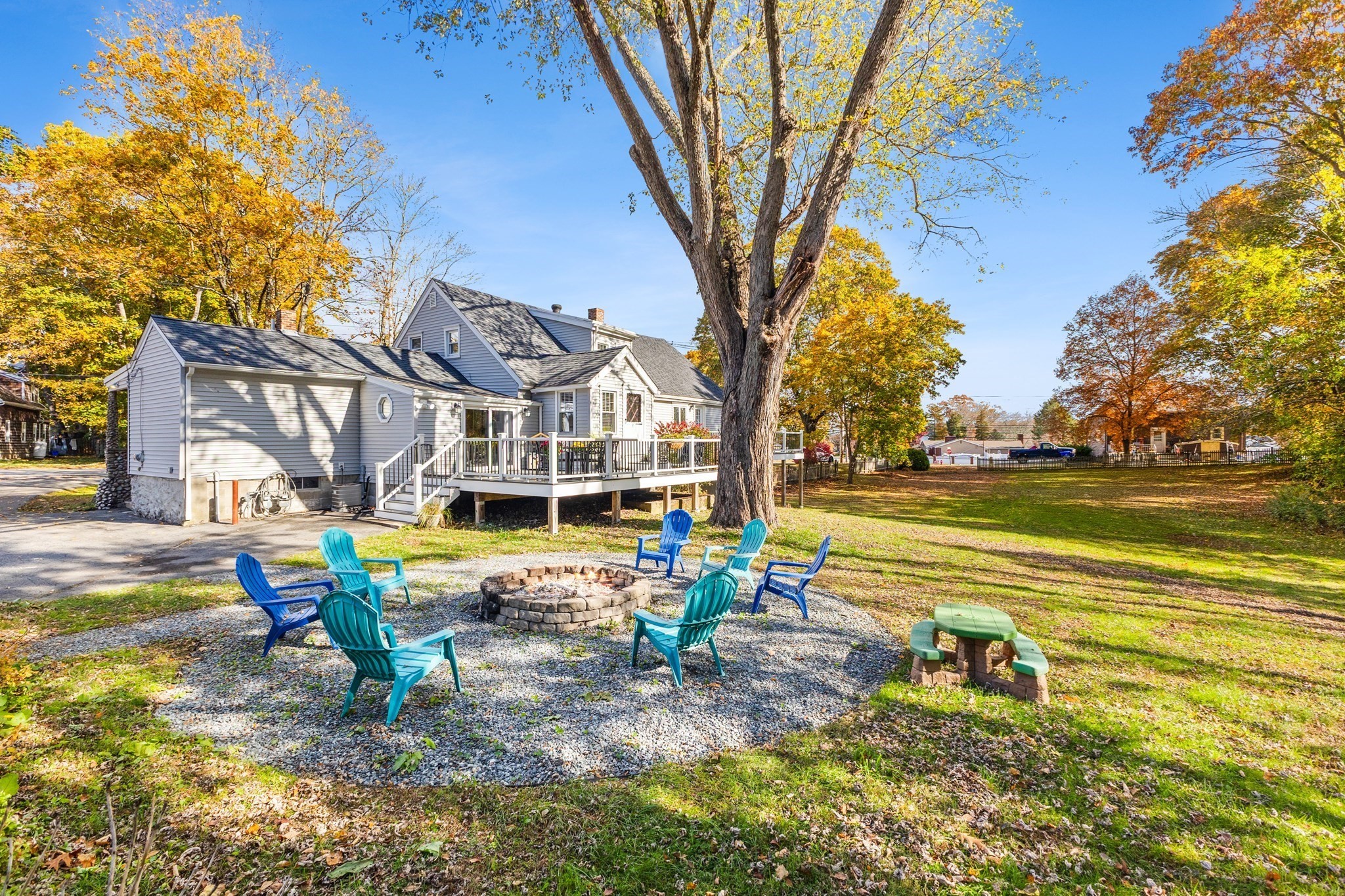 Taunton, Massachusetts, 02780, United States, 4 Bedrooms Bedrooms, ,2 BathroomsBathrooms,Residential,For Sale,2007506