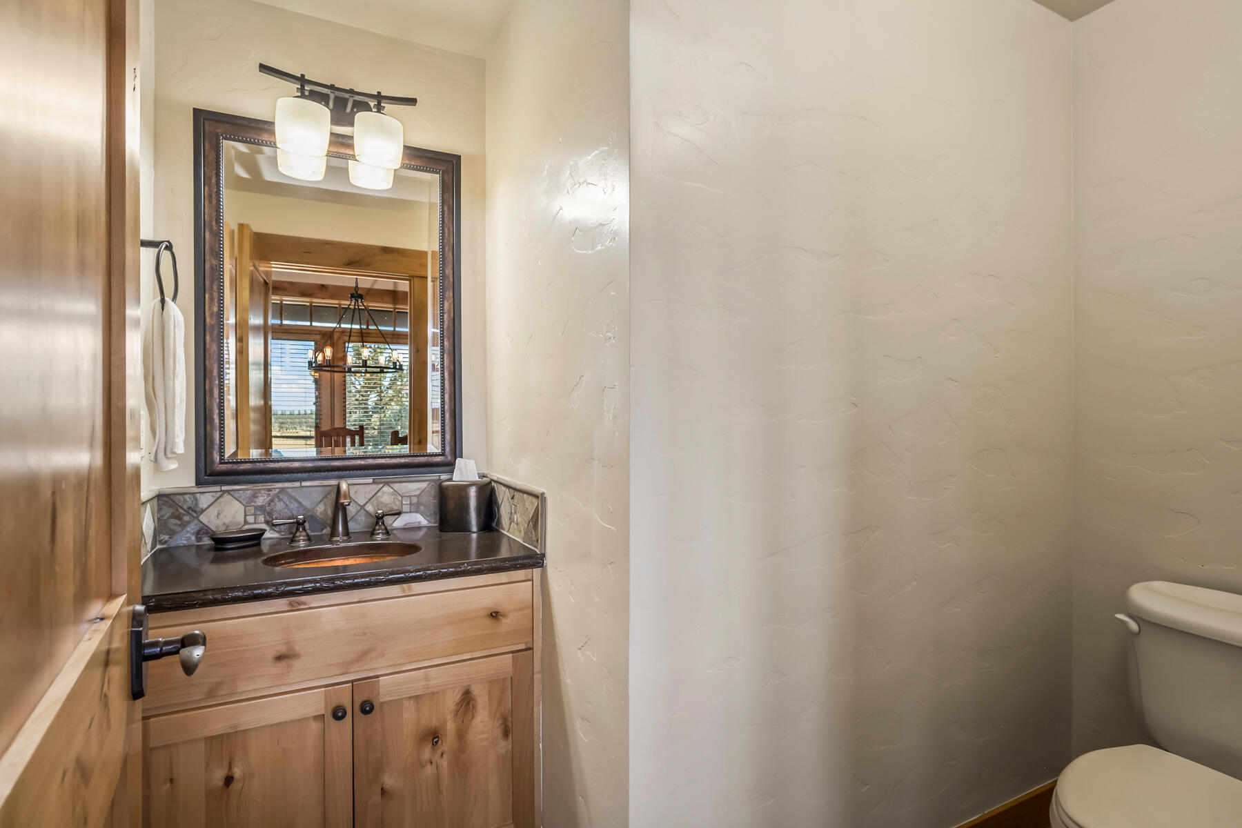 Powell Butte, Oregon, 97753, United States, 3 Bedrooms Bedrooms, ,4 BathroomsBathrooms,Residential,For Sale,1917768