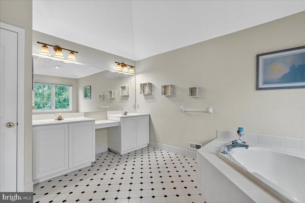 Collegeville, Pennsylvania, 19426, United States, 4 Bedrooms Bedrooms, ,3 BathroomsBathrooms,Residential,For Sale,1926055