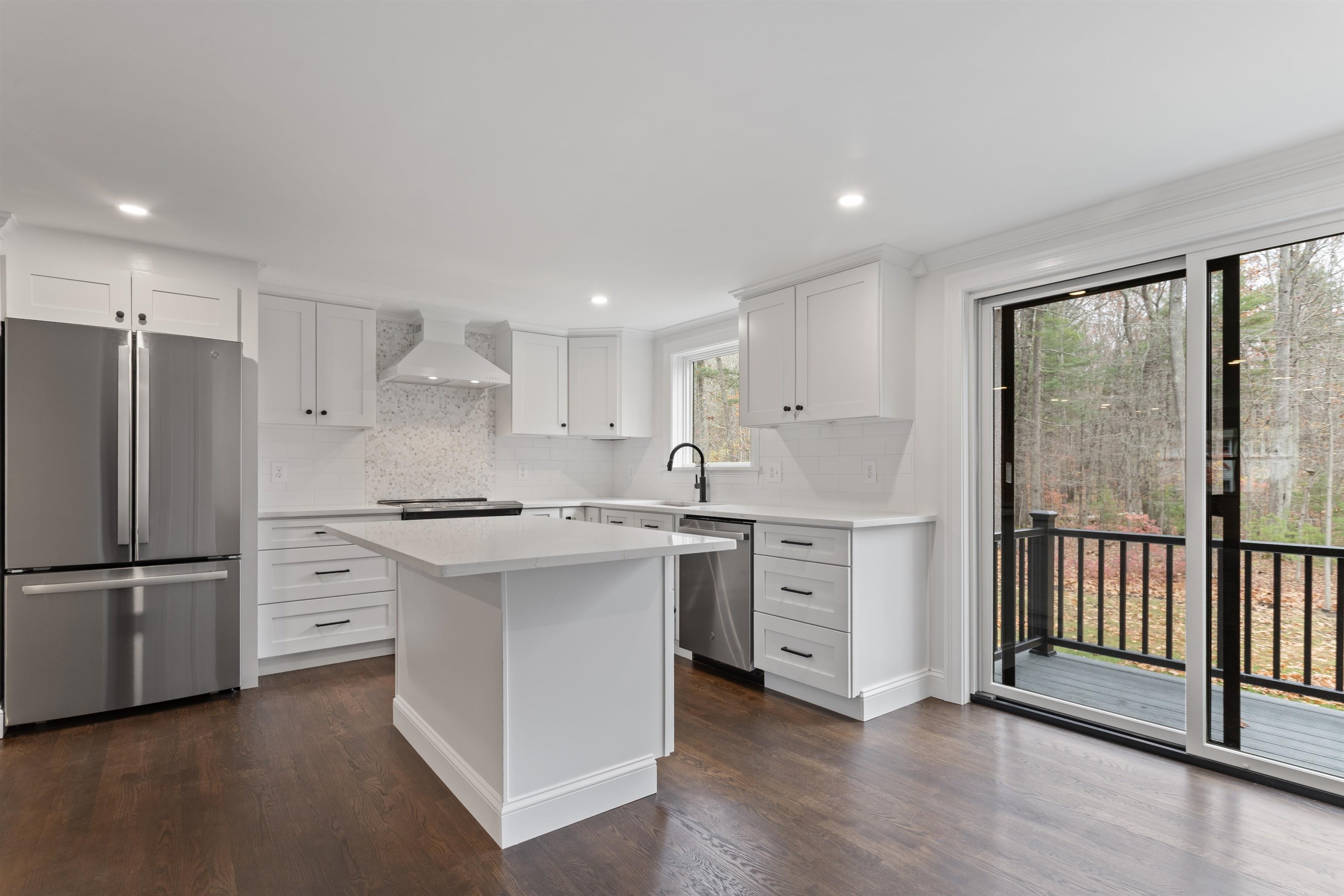 Portsmouth, New Hampshire, 03801, United States, 3 Bedrooms Bedrooms, ,1 BathroomBathrooms,Residential,For Sale,1991010