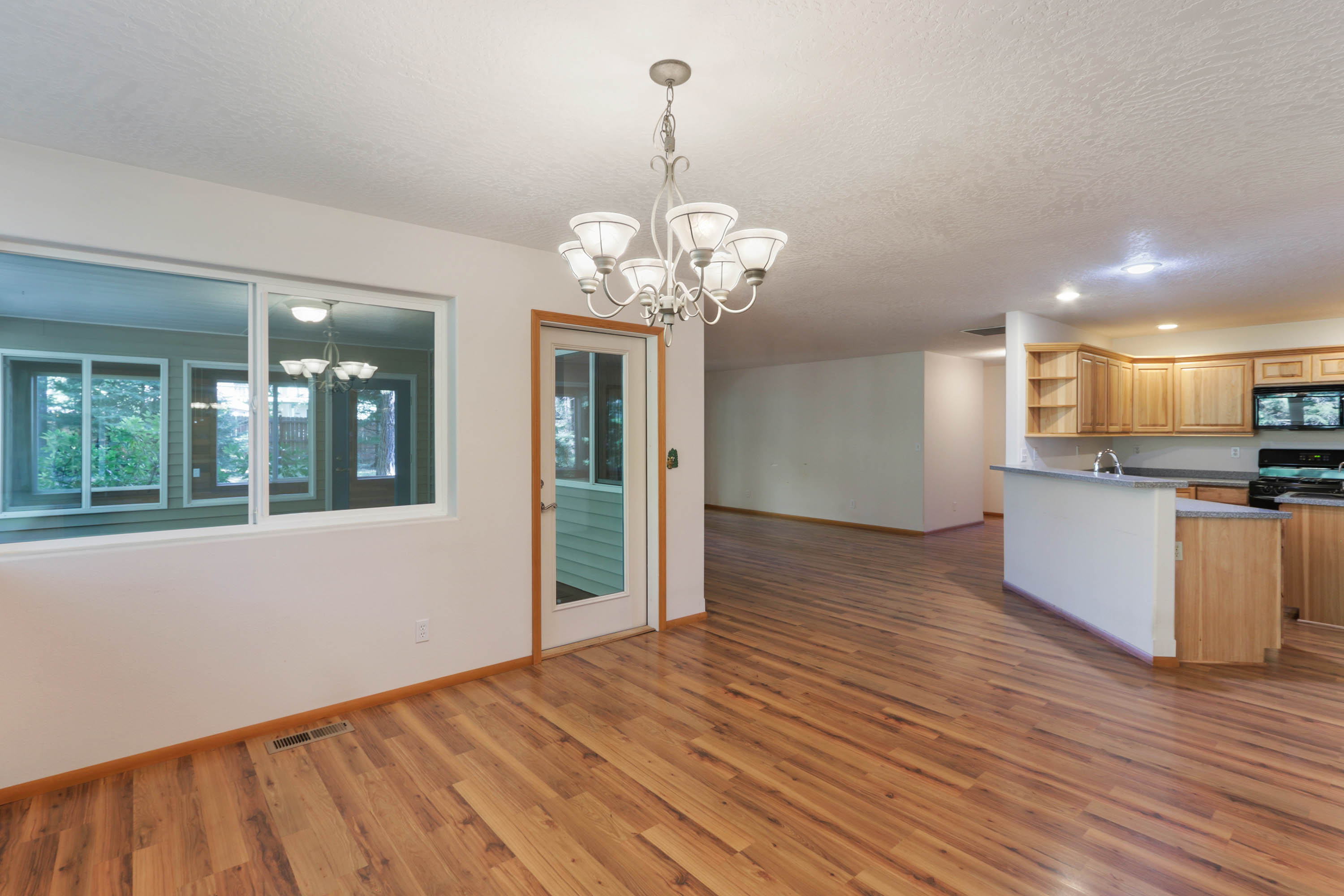 Sandpoint, Idaho, 83864, United States, 3 Bedrooms Bedrooms, ,2 BathroomsBathrooms,Residential,For Sale,1936853