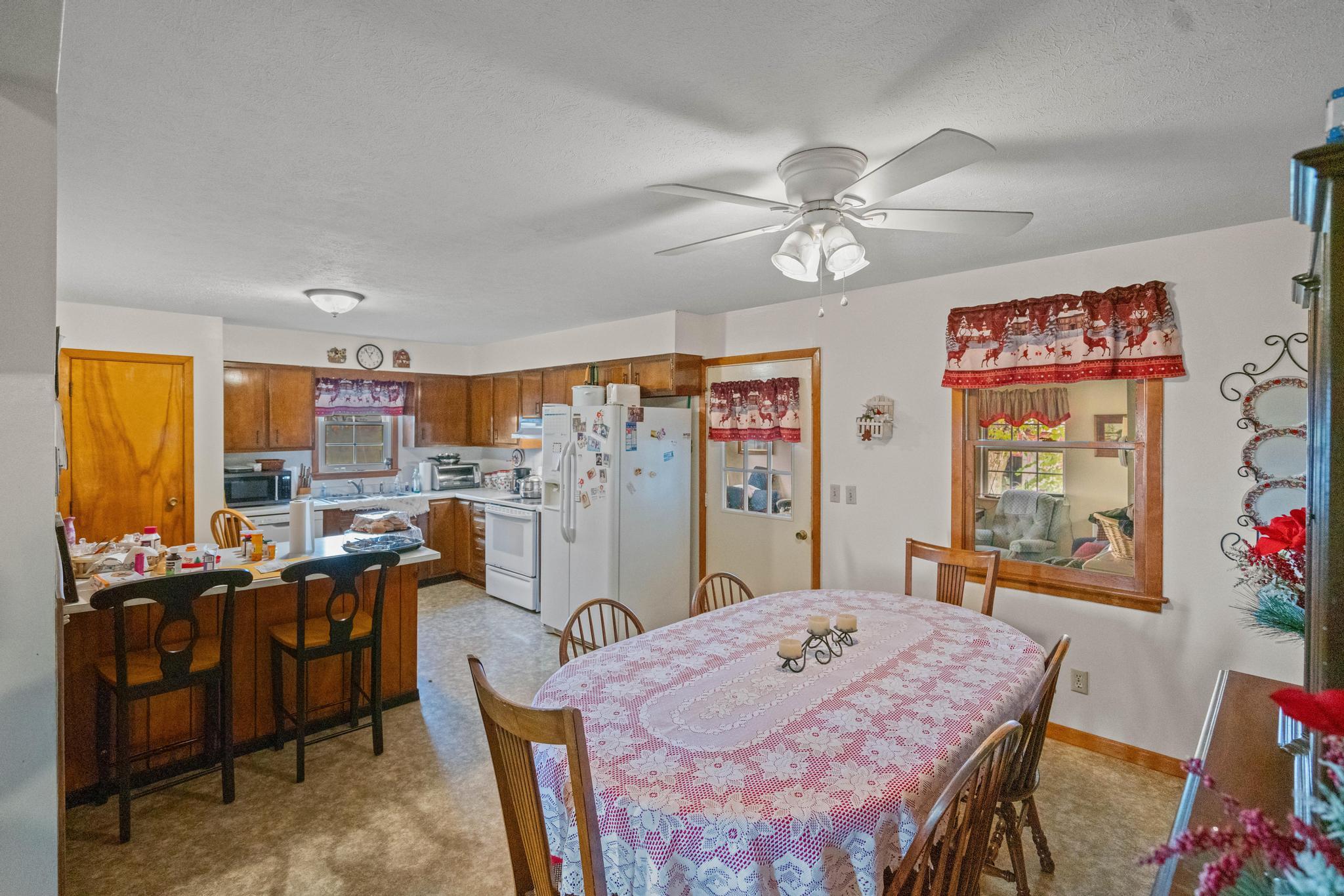 Williamstown, Kentucky, 41097, United States, 3 Bedrooms Bedrooms, ,1 BathroomBathrooms,Residential,For Sale,1995812