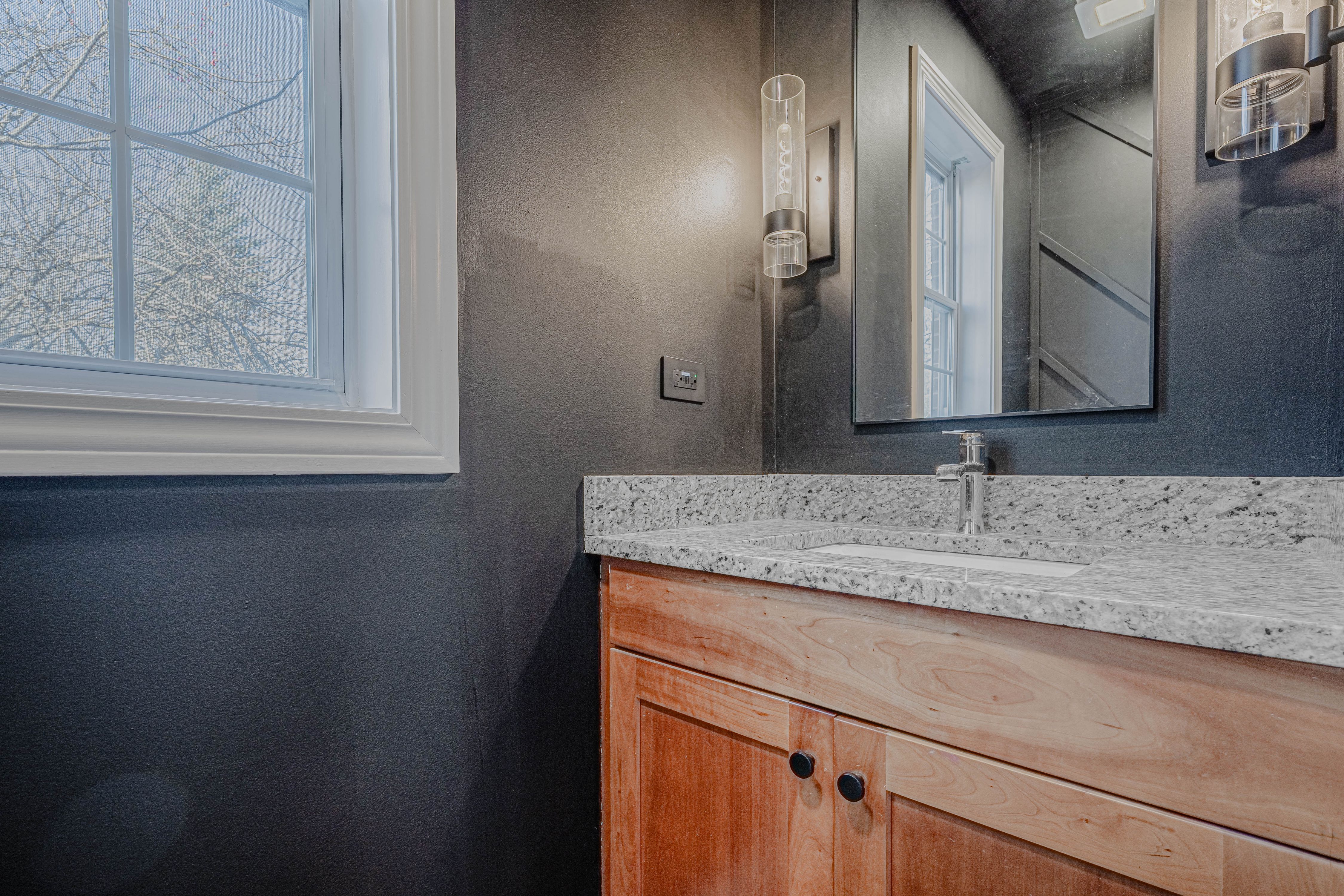 Evanston, Illinois, 60201, United States, 2 Bedrooms Bedrooms, ,4 BathroomsBathrooms,Residential,For Sale,2010396