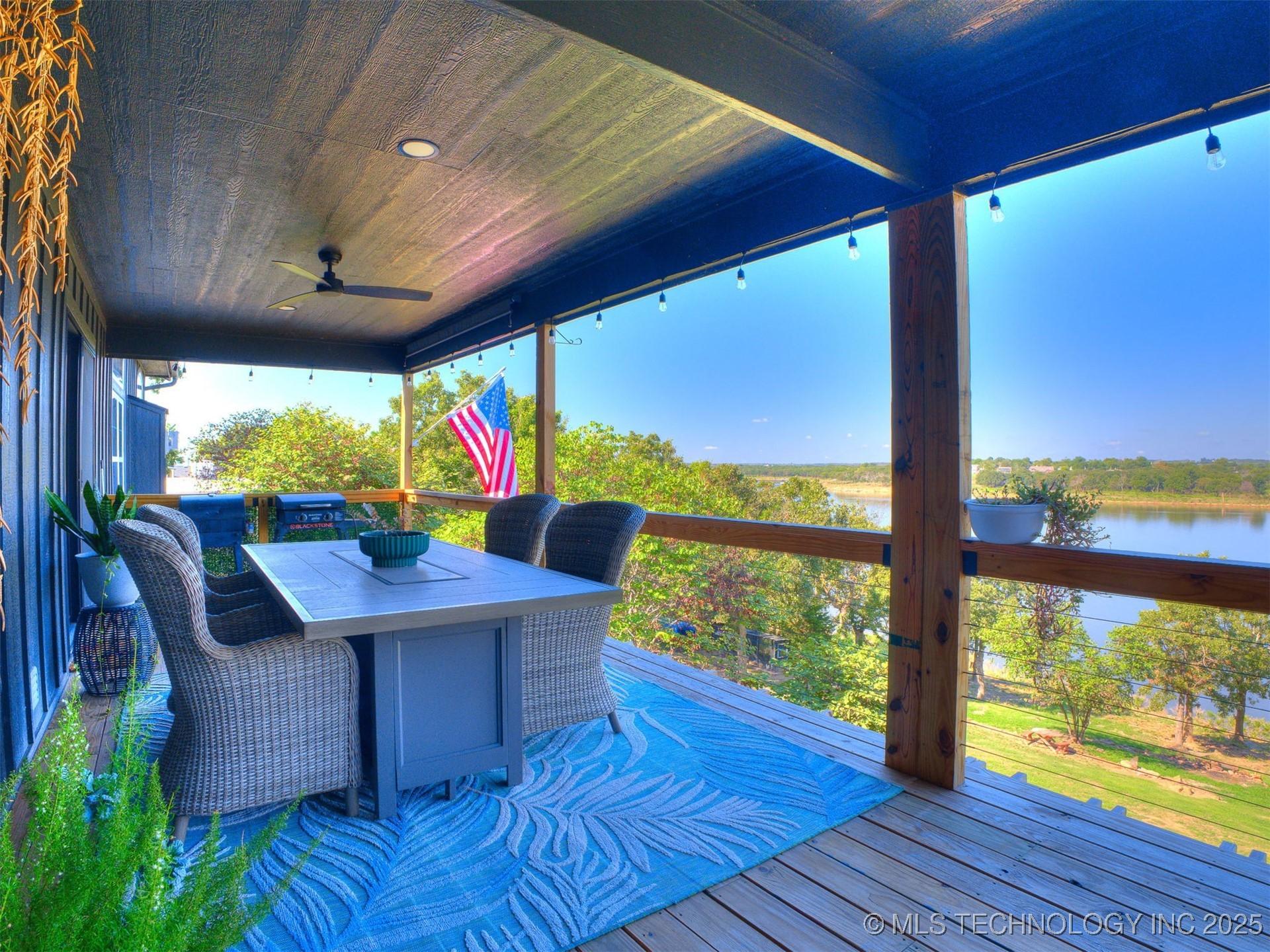 Mannford, Oklahoma, 74044, United States, 4 Bedrooms Bedrooms, ,3 BathroomsBathrooms,Residential,For Sale,1974696