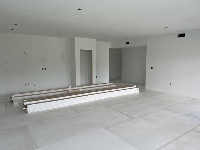 739 Manhattan Boulevard Unit 202, Dayton, Kentucky, 41074, United States, 2 Bedrooms Bedrooms, ,3 BathroomsBathrooms,Residential,For Sale,739 Manhattan Boulevard Unit 202,1264962