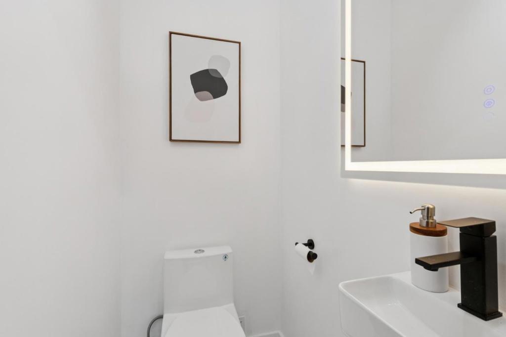 San Francisco, California, 94132, United States, 4 Bedrooms Bedrooms, ,4 BathroomsBathrooms,Residential,For Sale,2008965