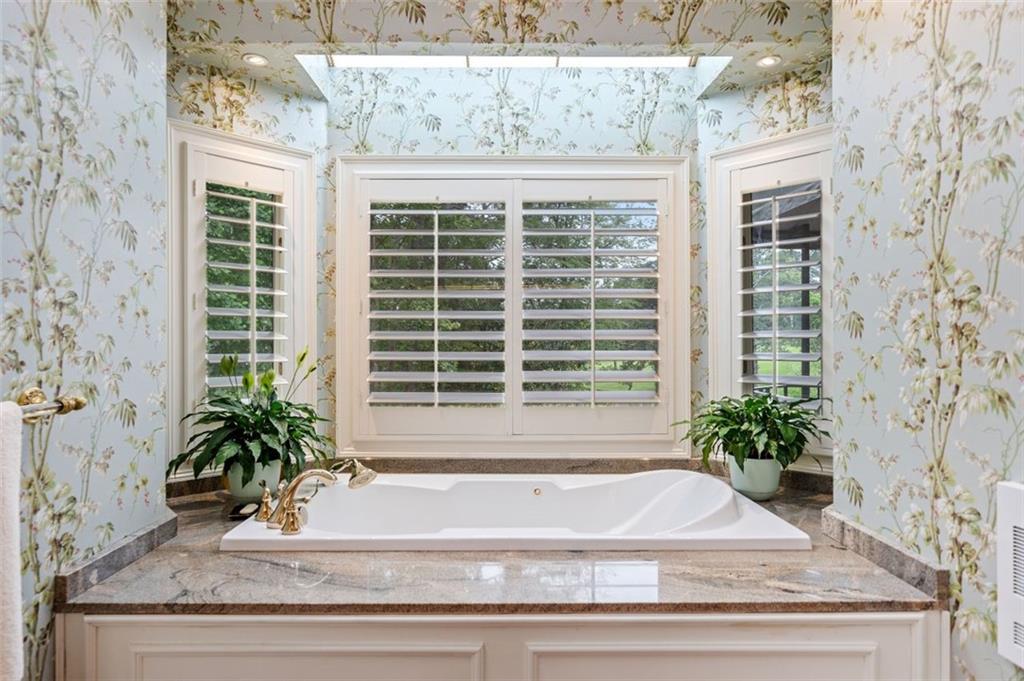 Marietta, Georgia, 30067, United States, 5 Bedrooms Bedrooms, ,5 BathroomsBathrooms,Residential,For Sale,1827290
