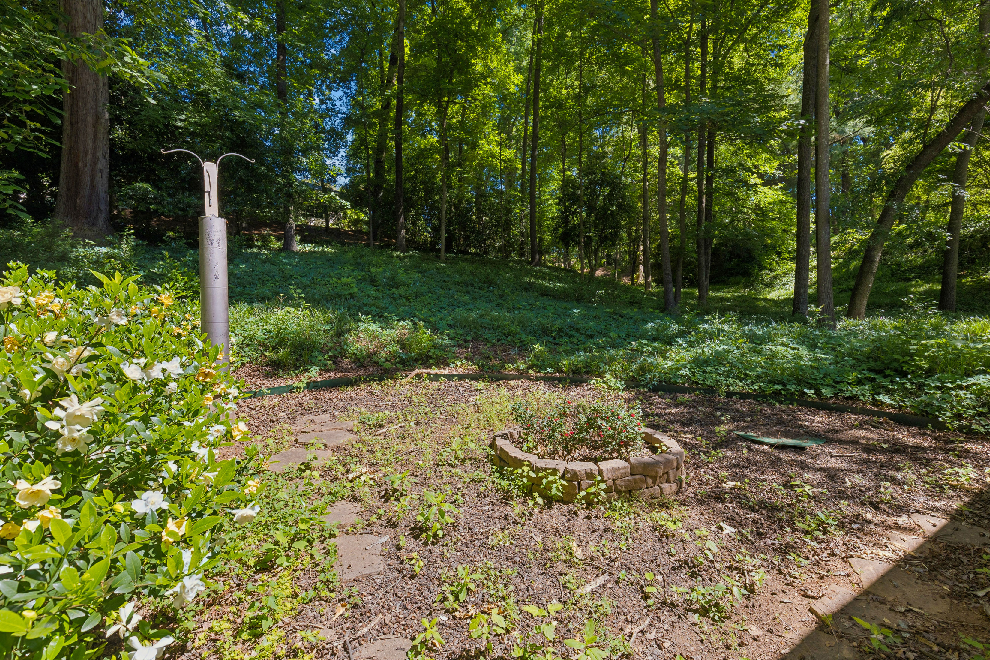  Charming Ranch Offers Space, Privacy and Long Term Potential - 物件實景