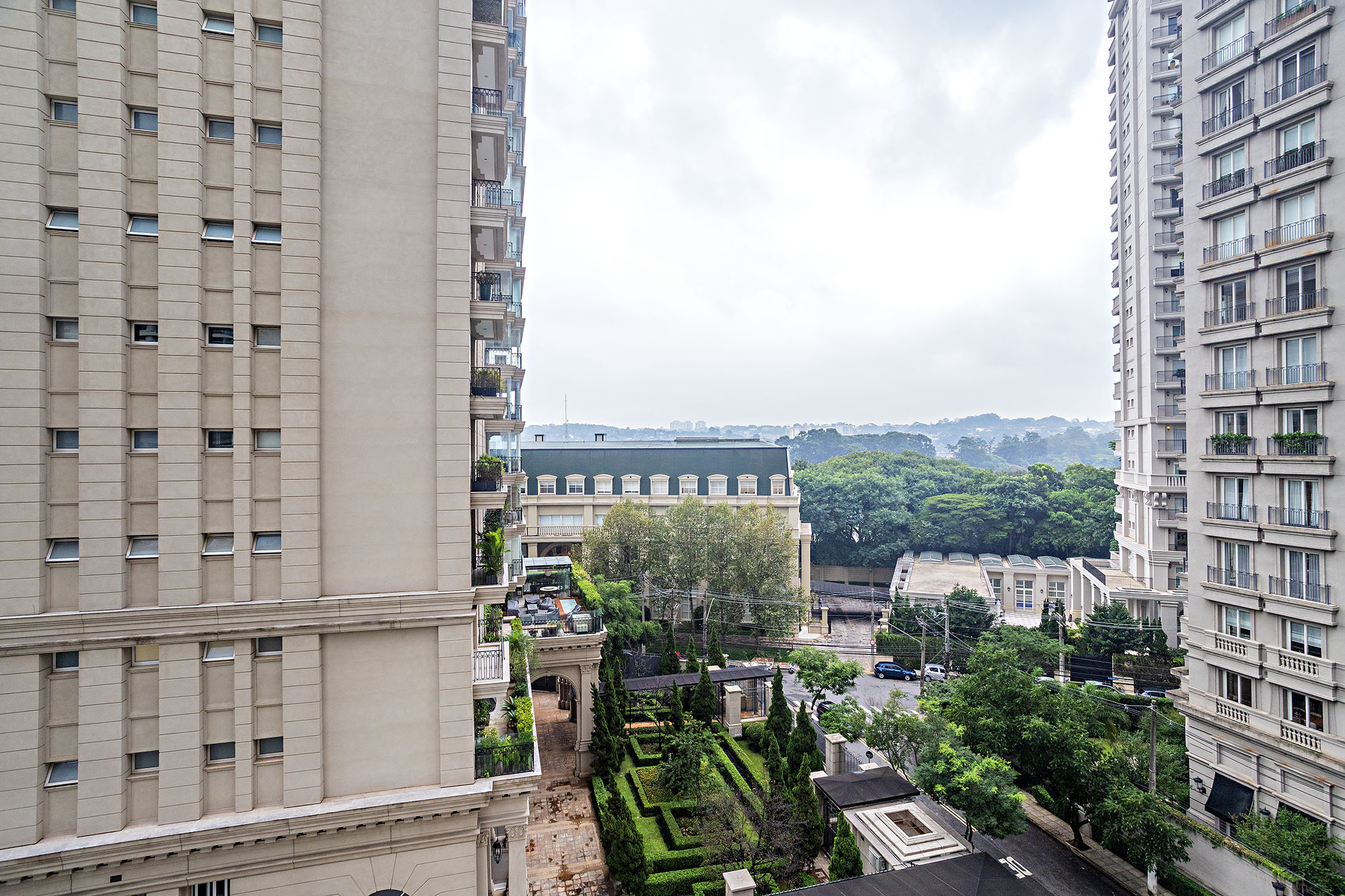  Park view, generous layout, and full amenities in a high-end building - 物件實景