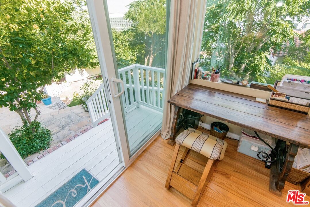 West Hollywood, California, 90069, United States, 3 Bedrooms Bedrooms, ,2 BathroomsBathrooms,Residential,For Sale,2002247