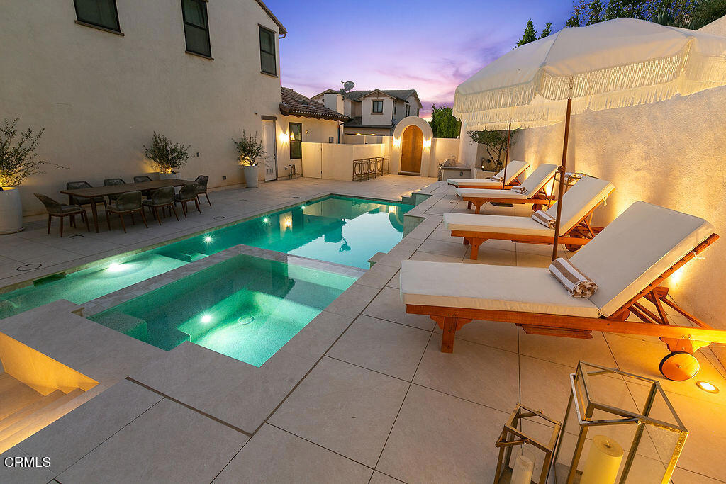 Thousand Oaks, California, 91362, United States, 4 Bedrooms Bedrooms, ,4 BathroomsBathrooms,Residential,For Sale,1997017