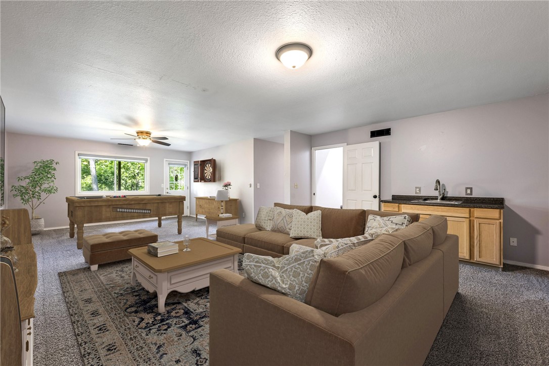 Rogers, Arkansas, 72756, United States, 4 Bedrooms Bedrooms, ,3 BathroomsBathrooms,Residential,For Sale,1925135