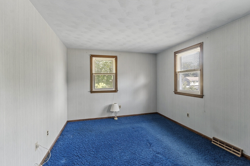 Peabody, Massachusetts, 01960, United States, 4 Bedrooms Bedrooms, ,2 BathroomsBathrooms,Residential,For Sale,1939511