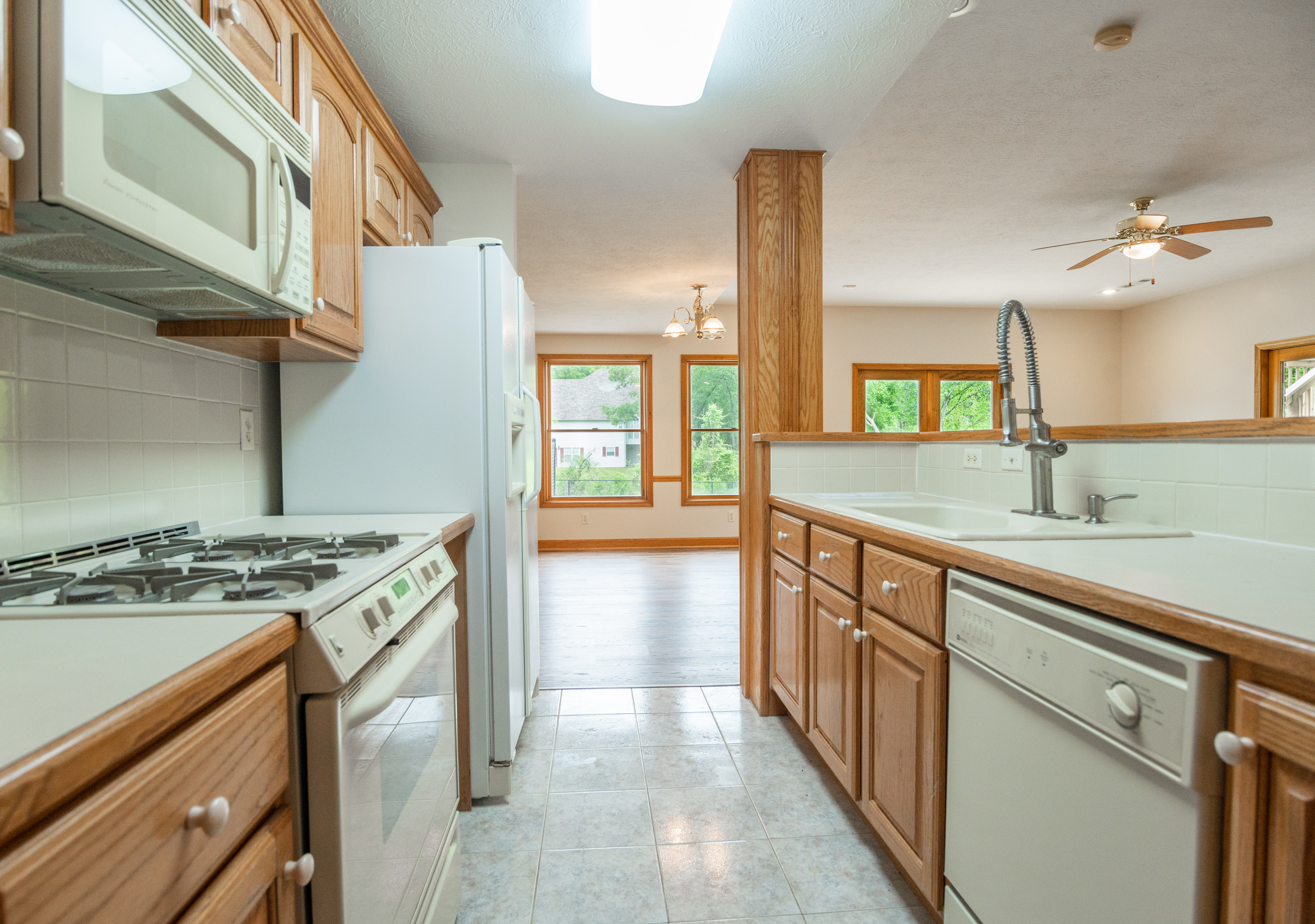 Poplar Bluff, Missouri, 63901, United States, 5 Bedrooms Bedrooms, ,5 BathroomsBathrooms,Residential,For Sale,2000357