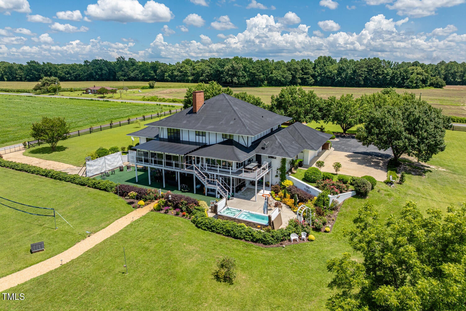 Newton Grove, North Carolina, 28366, United States, 5 Bedrooms Bedrooms, ,8 BathroomsBathrooms,Residential,For Sale,1892259