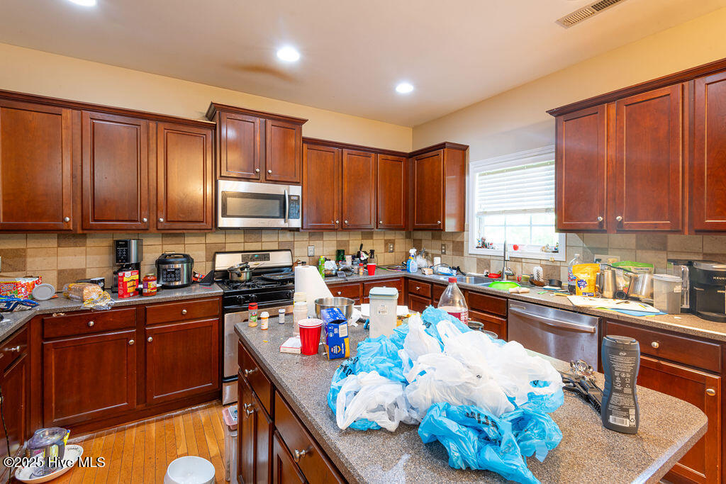 Wake Forest, North Carolina, 27587, United States, 5 Bedrooms Bedrooms, ,3 BathroomsBathrooms,Residential,For Sale,1942073