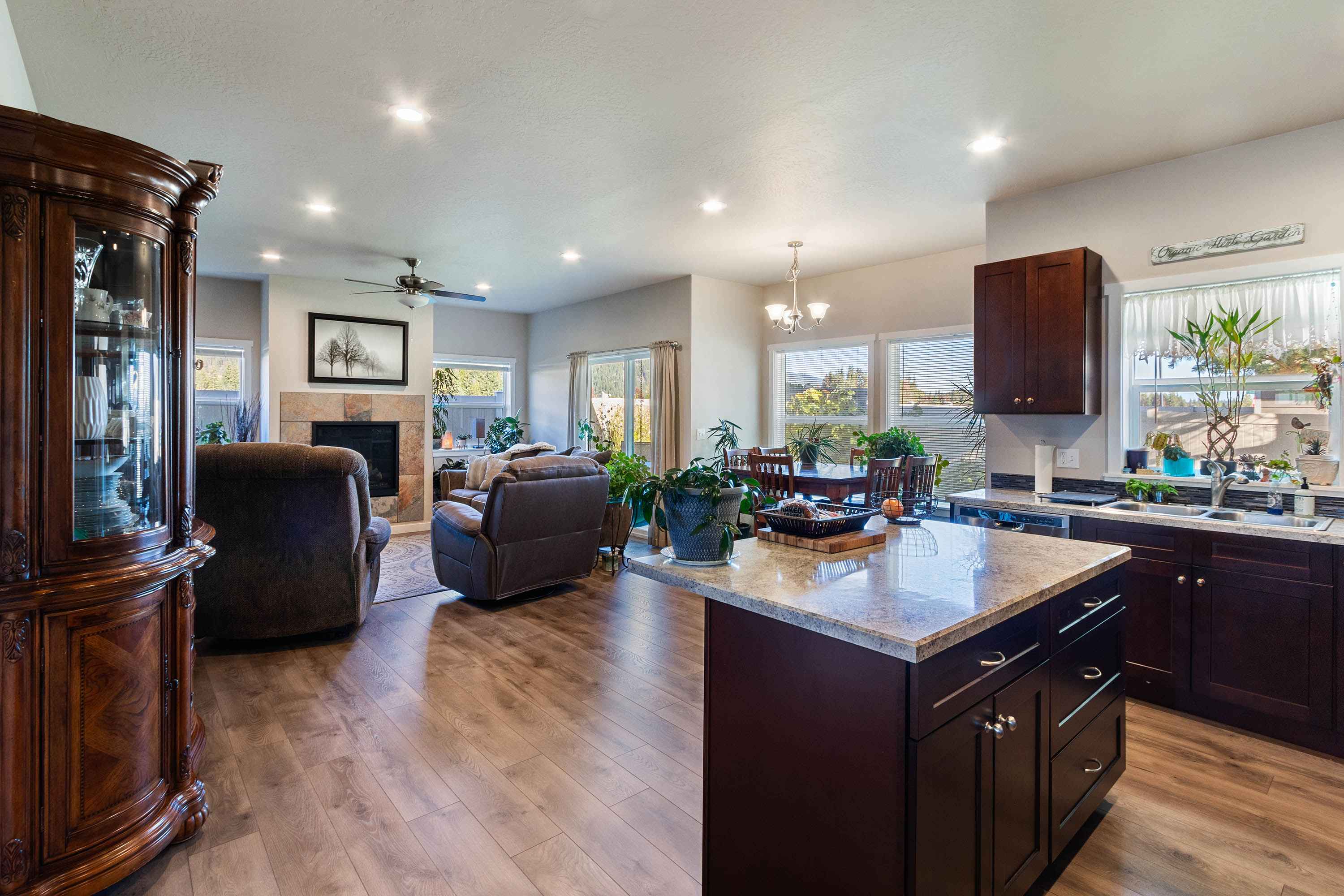 Sandpoint, Idaho, 83864, United States, 3 Bedrooms Bedrooms, ,2 BathroomsBathrooms,Residential,For Sale,2005755