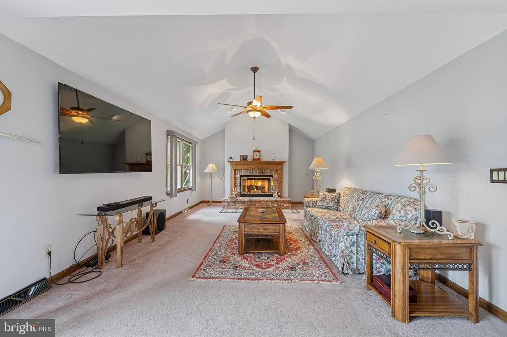 Hamilton, New Jersey, 08610, United States, 4 Bedrooms Bedrooms, ,3 BathroomsBathrooms,Residential,For Sale,1935134