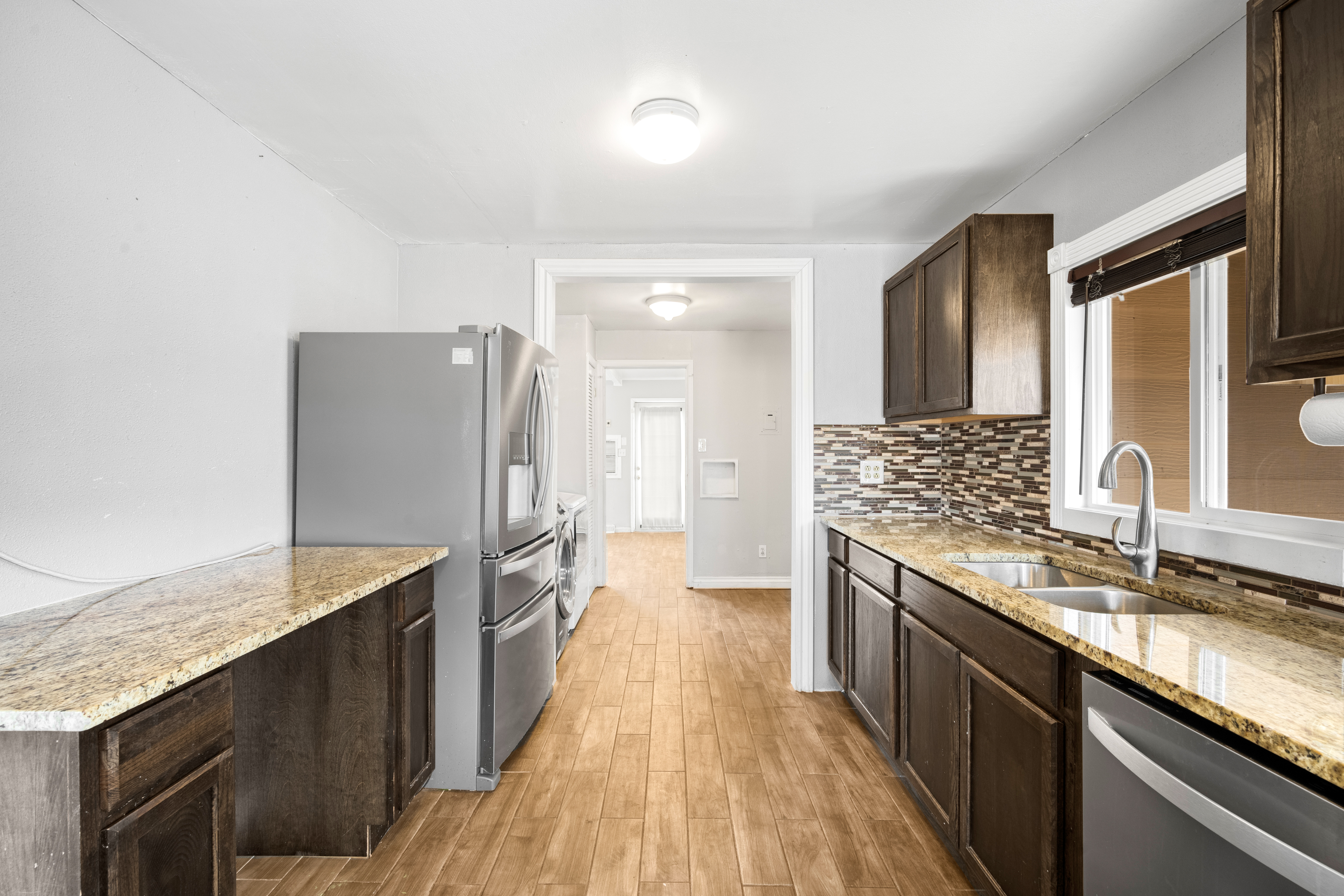  5 Bedroom Home Just Steps From Huston Lake Park - 物件實景