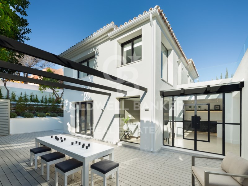 Marbella, Andalusia, ES, 5 Bedrooms Bedrooms, ,5 BathroomsBathrooms,Residential,For Sale,1901143