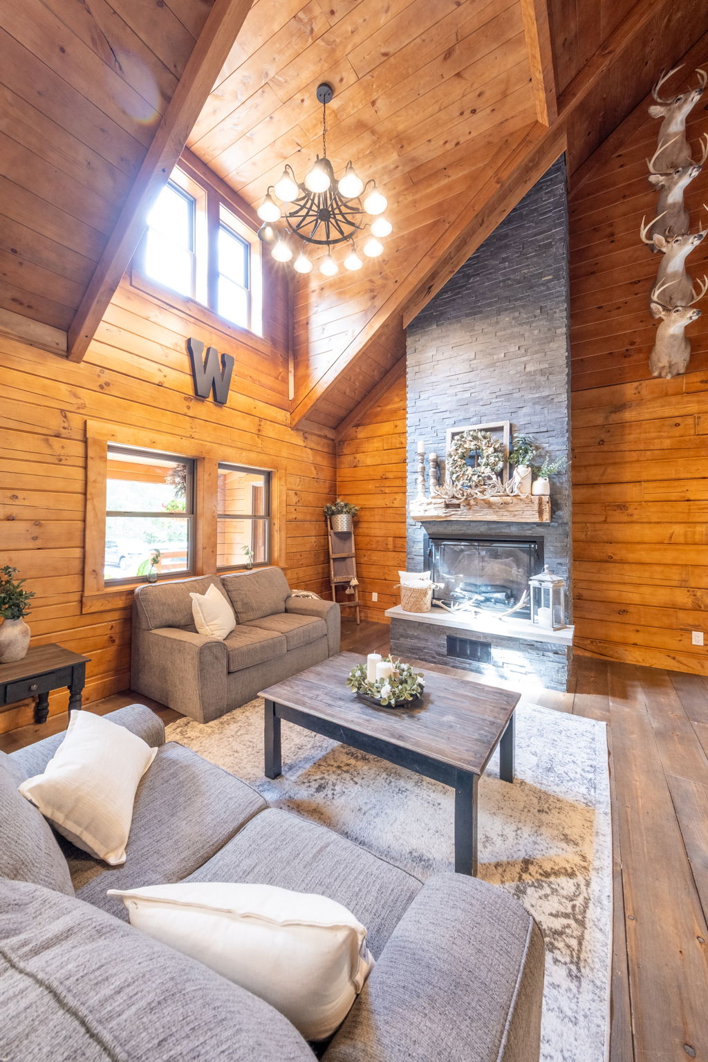 Lakeview, Michigan, 48850, United States, 4 Bedrooms Bedrooms, ,4 BathroomsBathrooms,Residential,For Sale,1943145