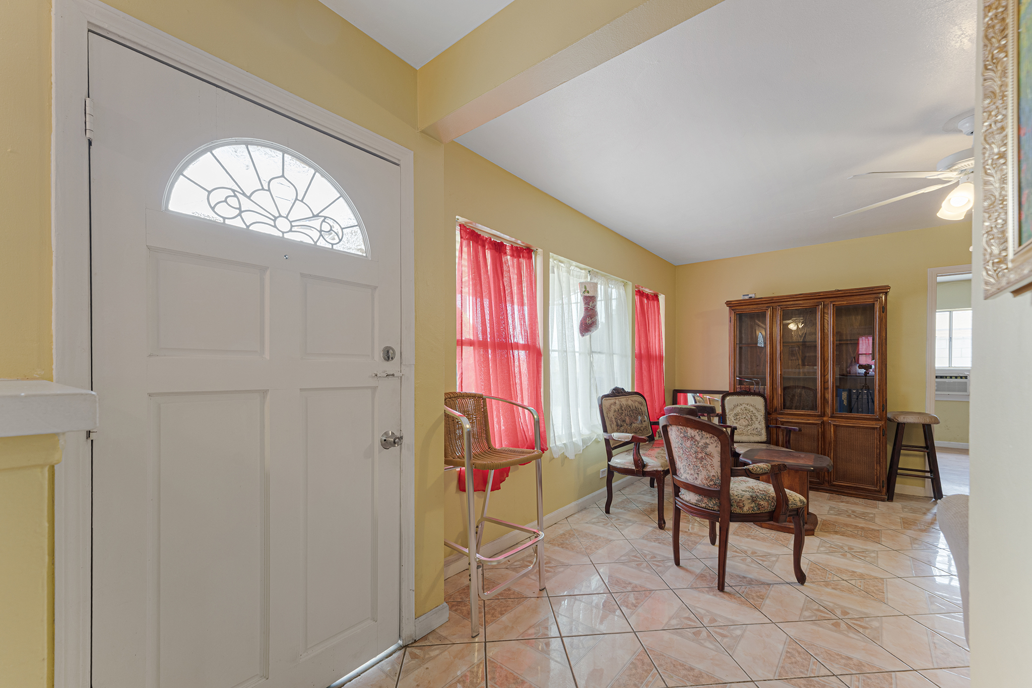 Fontana, California, 92335, United States, 2 Bedrooms Bedrooms, ,1 BathroomBathrooms,Residential,For Sale,1974316