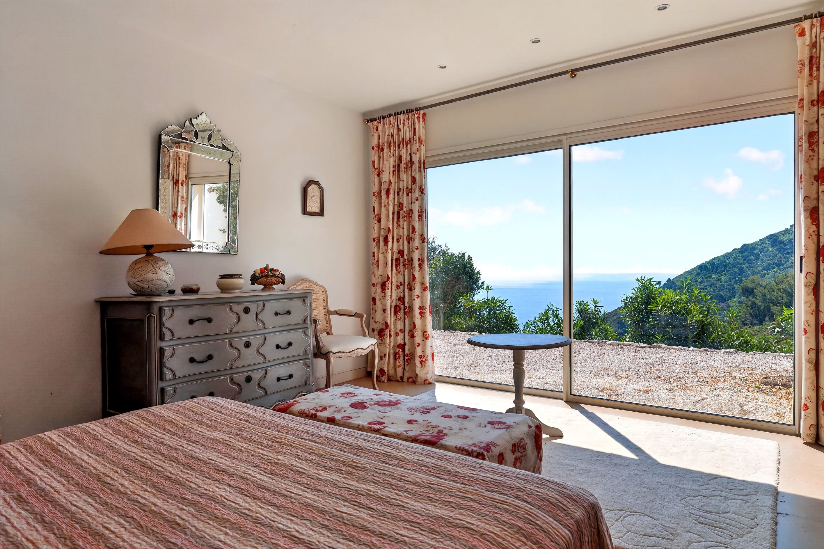  Sea view villa for sale in a private gated estate in Èze near Monaco - 物件實景