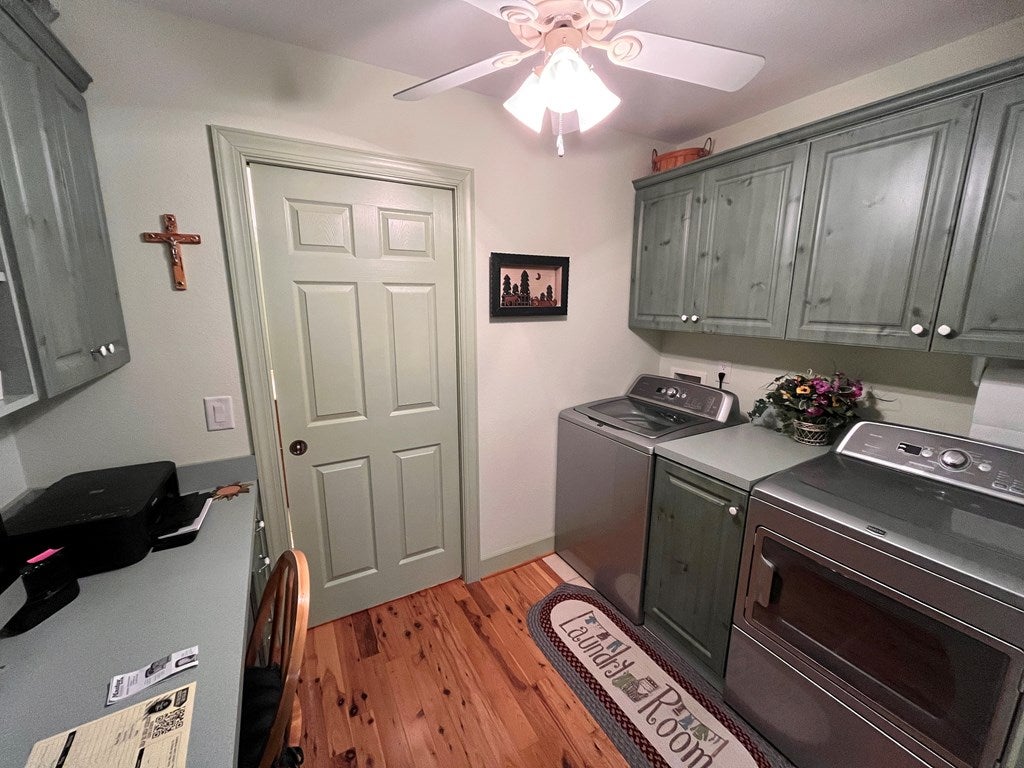 East Ellijay, Georgia, 30540, United States, 2 Bedrooms Bedrooms, ,3 BathroomsBathrooms,Residential,For Sale,1859127