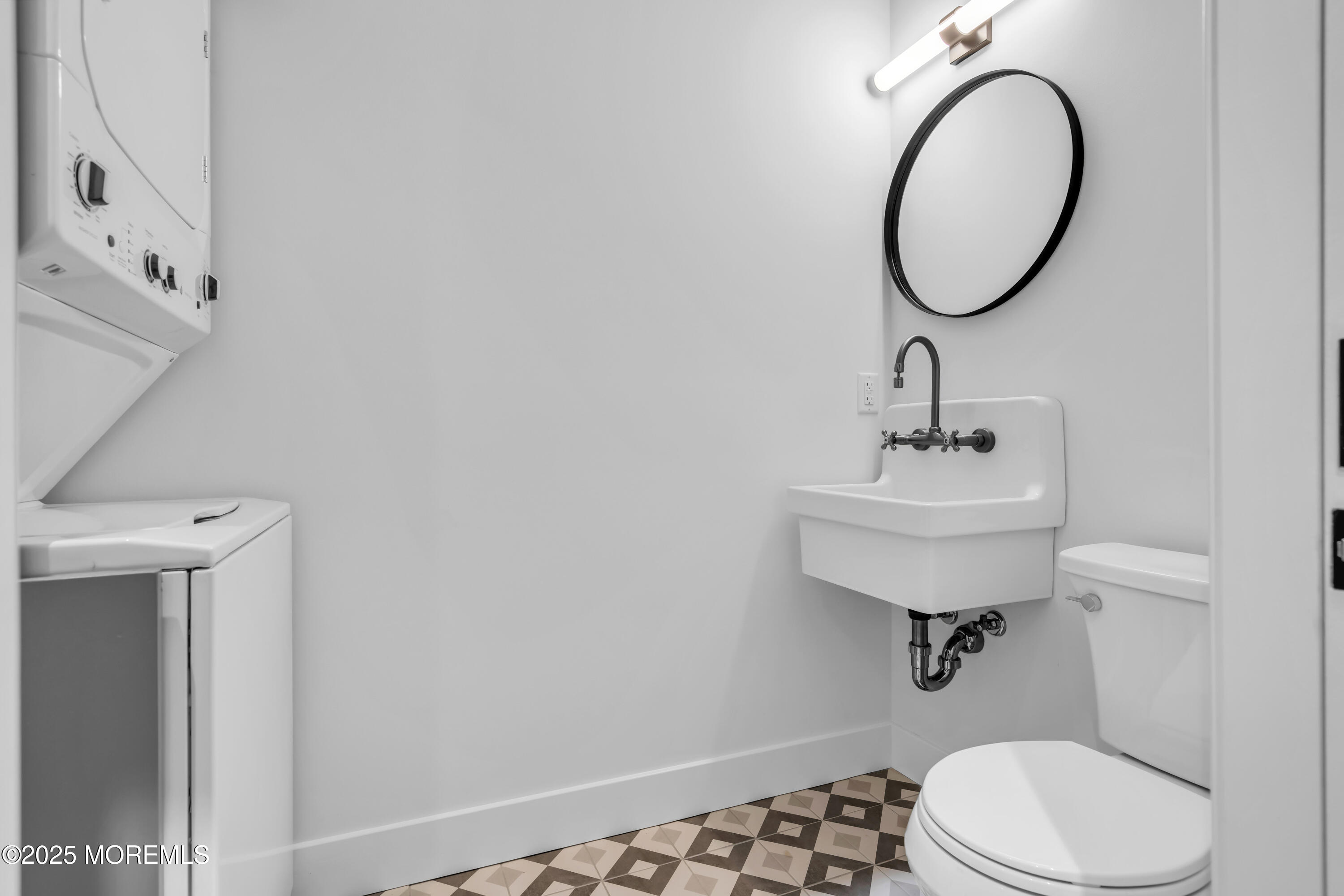 Fair Haven, New Jersey, 07704, United States, 1 Bedroom Bedrooms, ,2 BathroomsBathrooms,Residential,For Sale,1901766