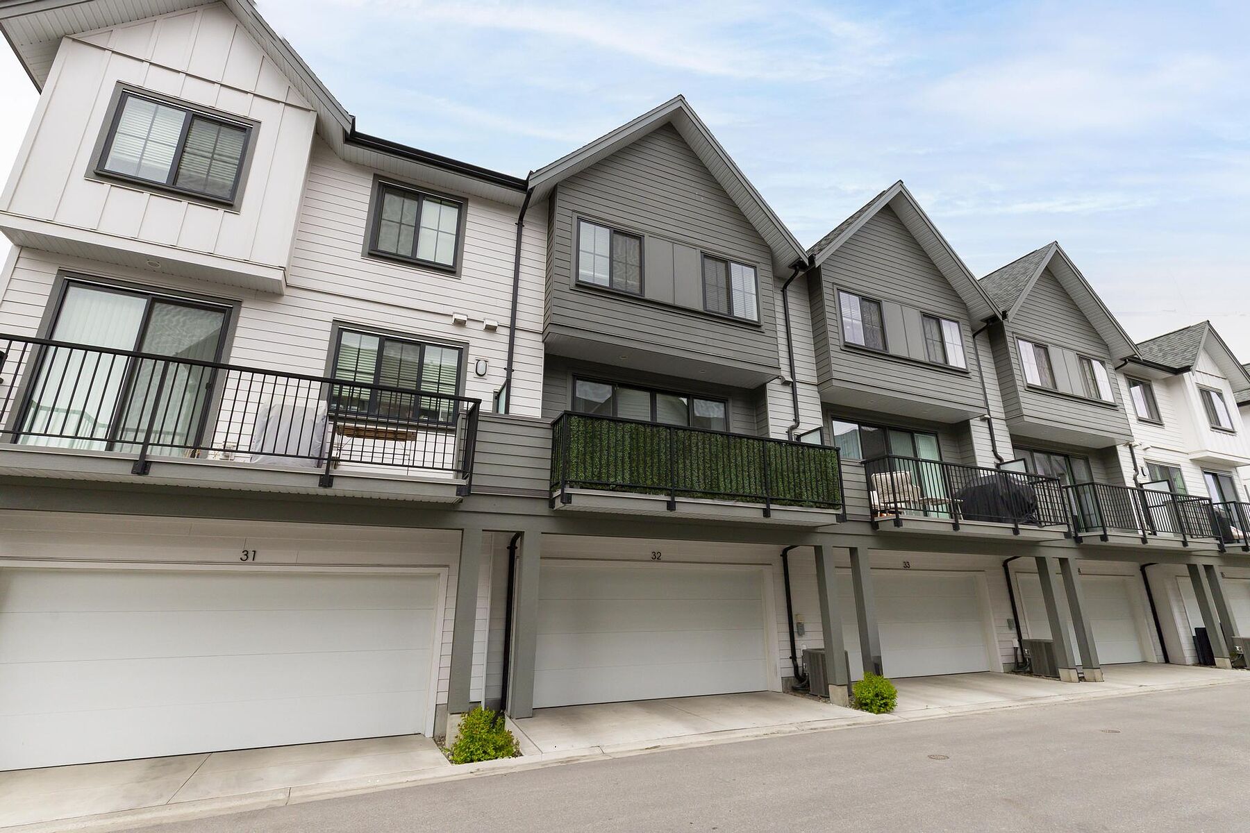  Modern Elegance in Glenmore - 物件實景