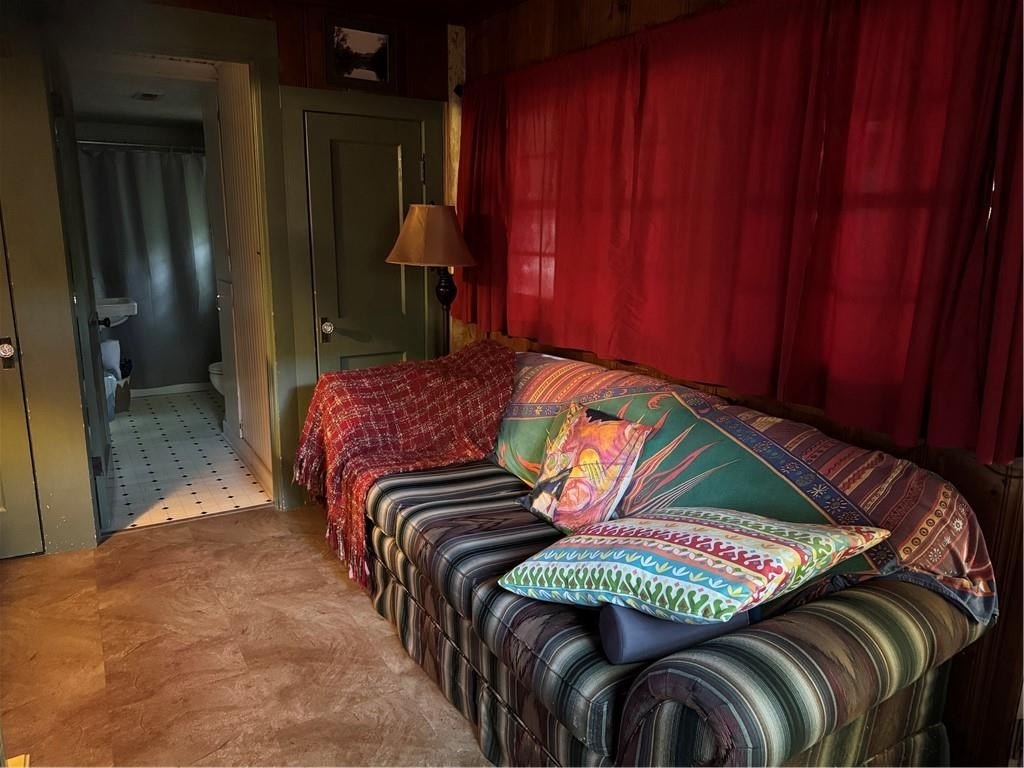 Fayetteville, Arkansas, 72701, United States, 2 Bedrooms Bedrooms, ,2 BathroomsBathrooms,Residential,For Sale,1980541